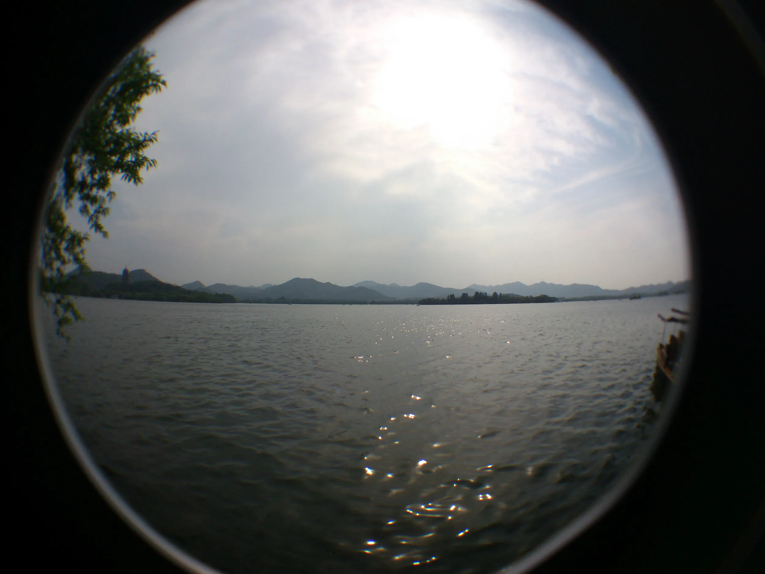 西湖 魚眼レンズ