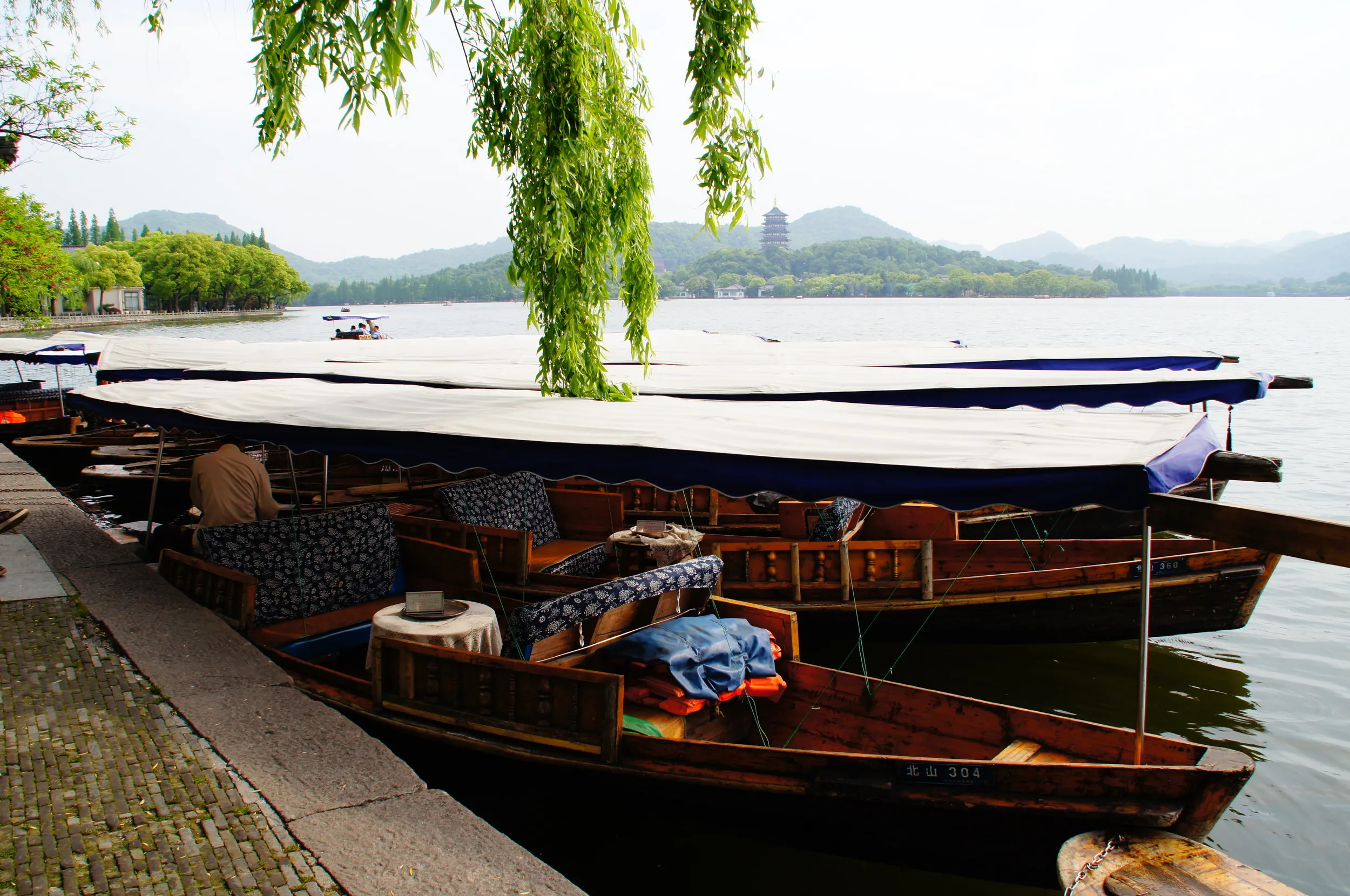 西湖の遊覧船