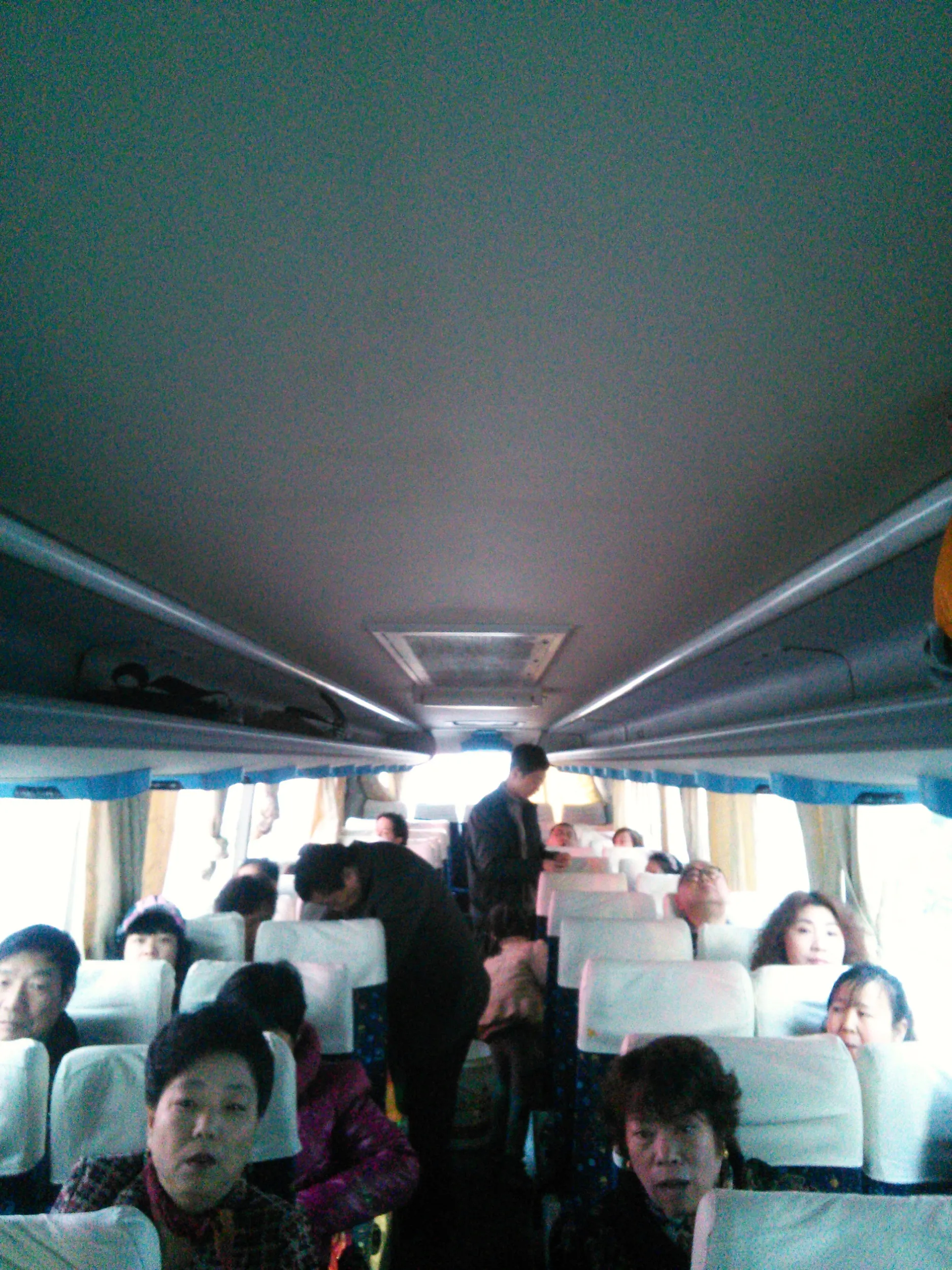 高速バスの車内