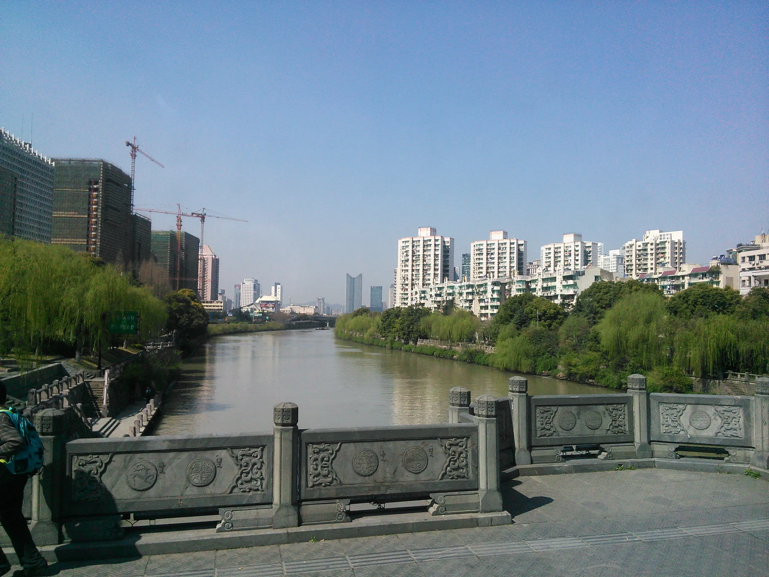 杭州の車窓風景