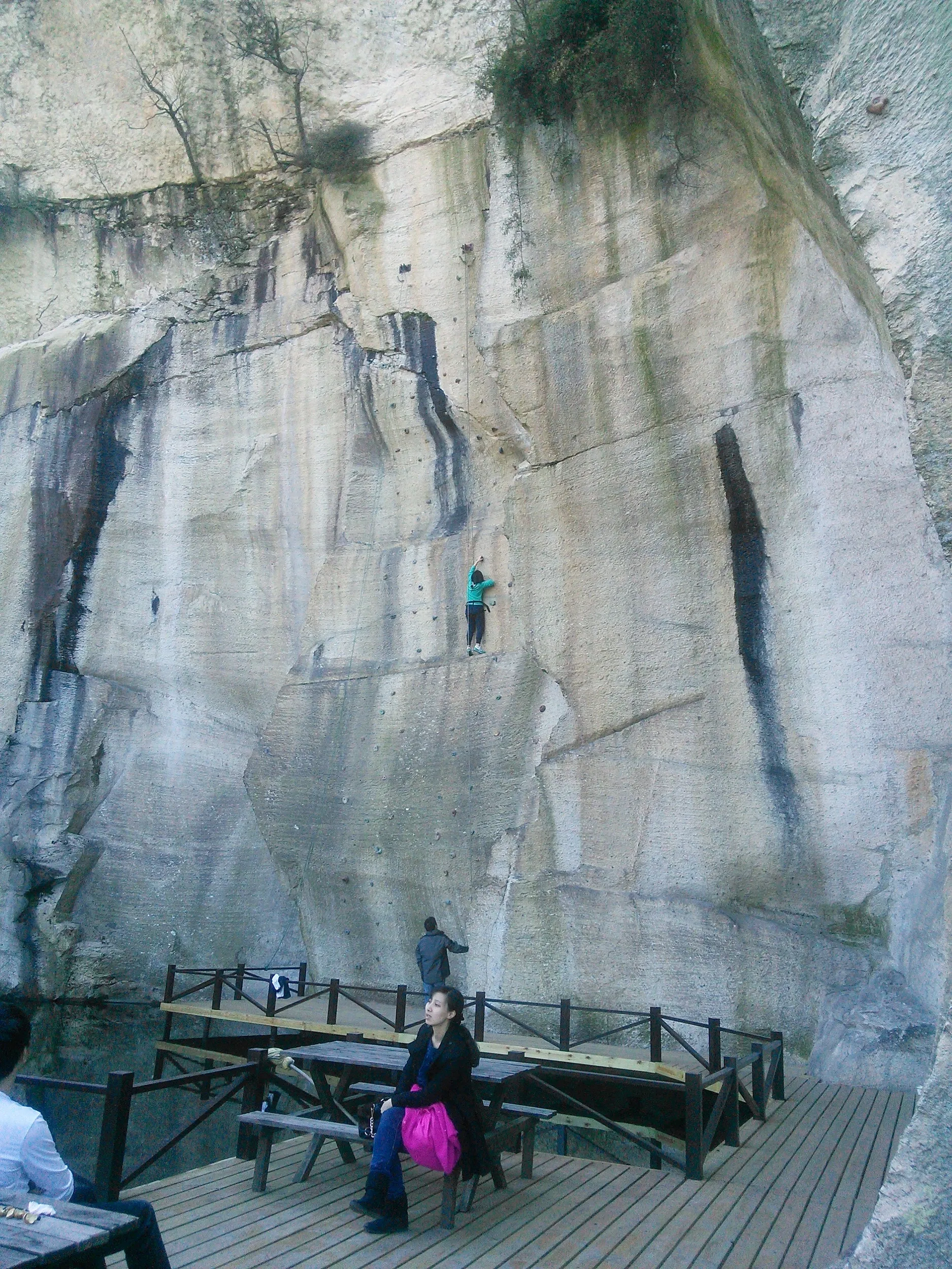 ロッククライミングが出来る場所