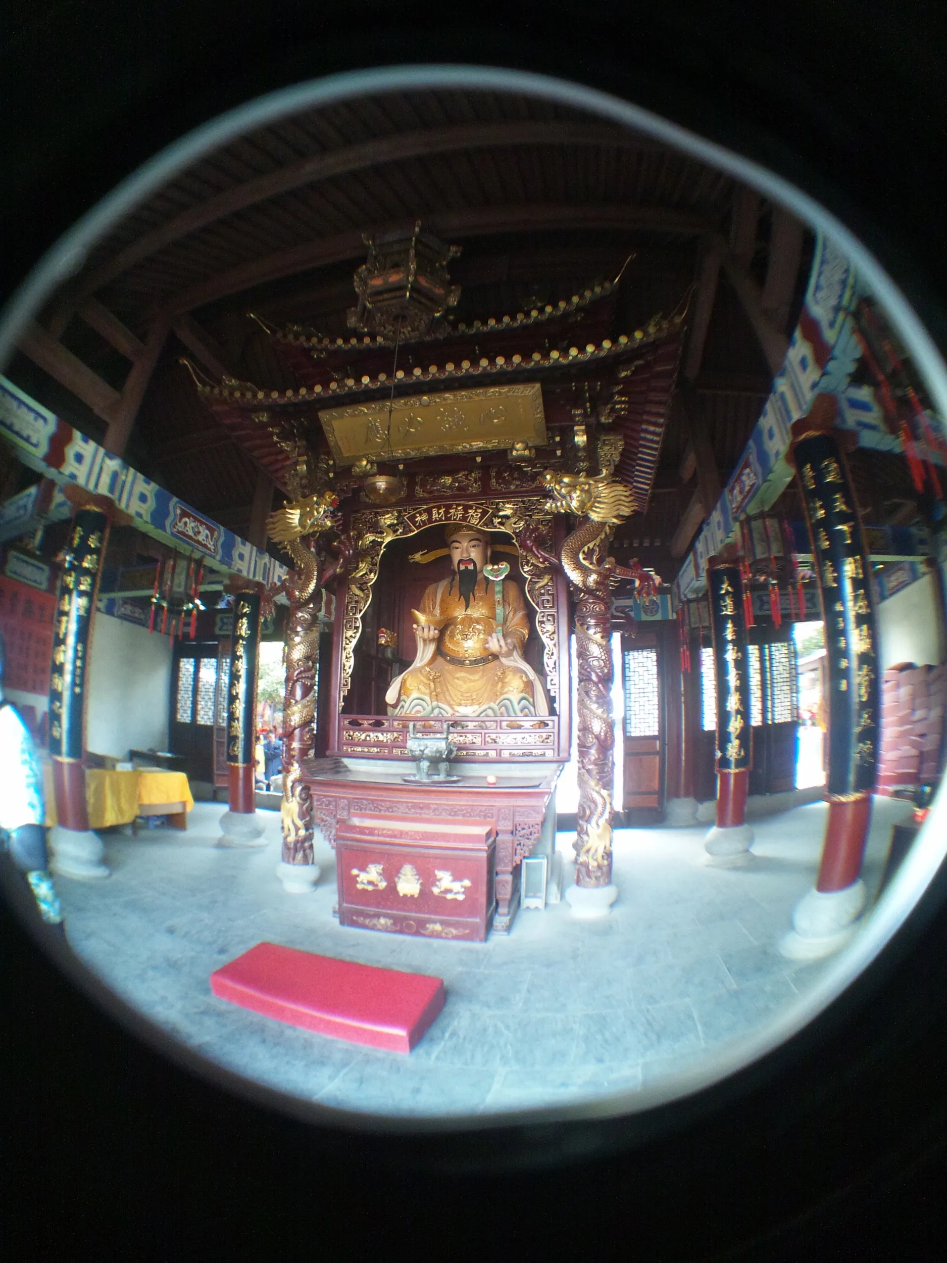 玉皇山へ登る。福星観