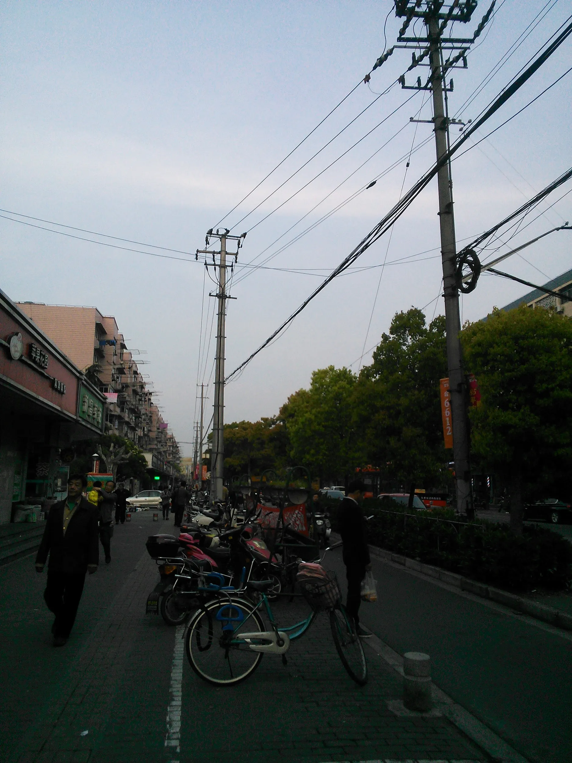 場中路付近、場鉄路