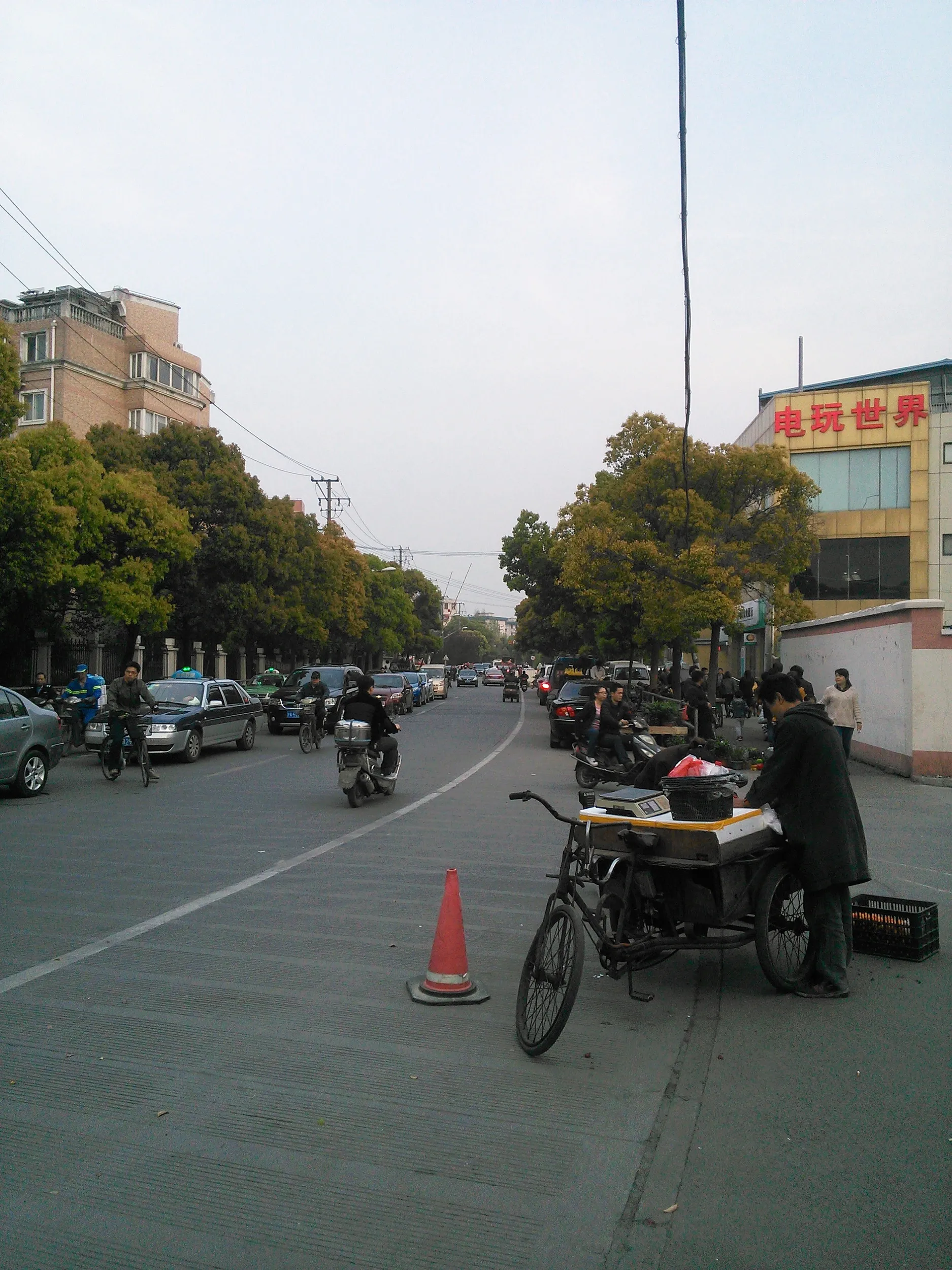 場中路付近、場鉄路