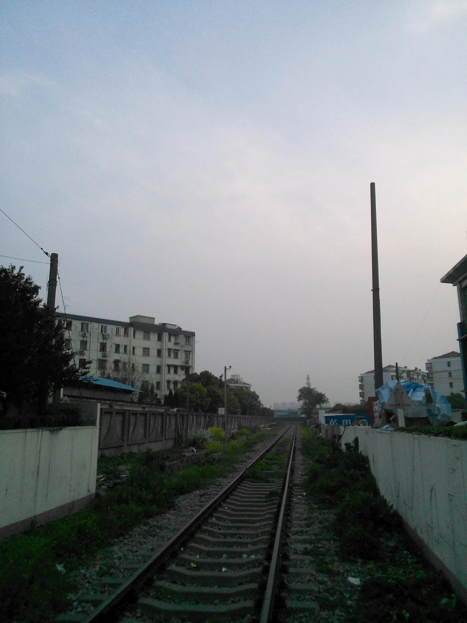 場中路付近、場鉄路