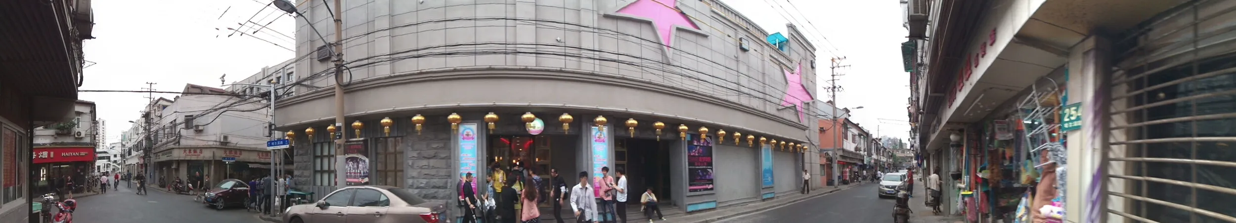 SNH48カフェ付近