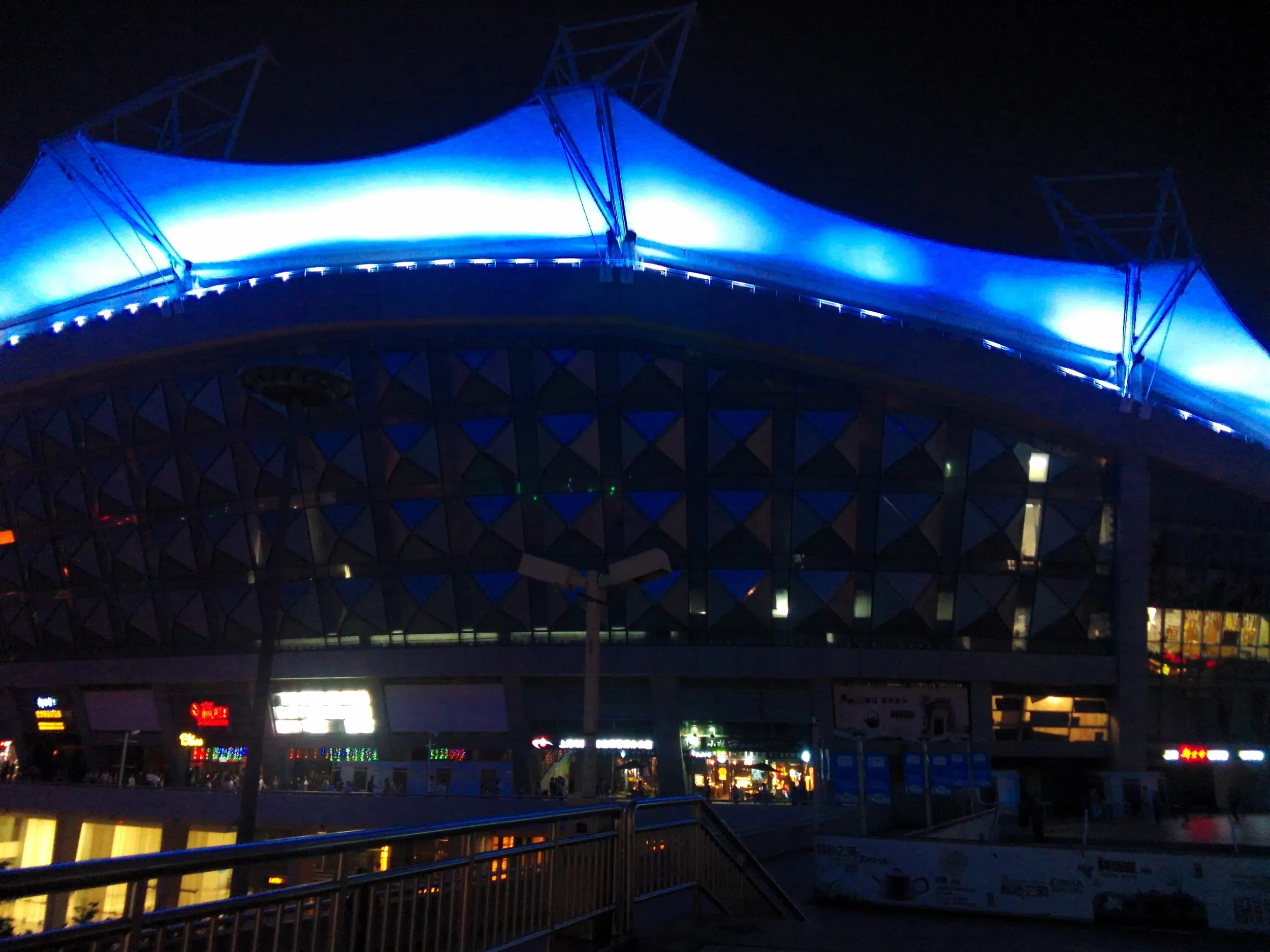 虹口足球場付近