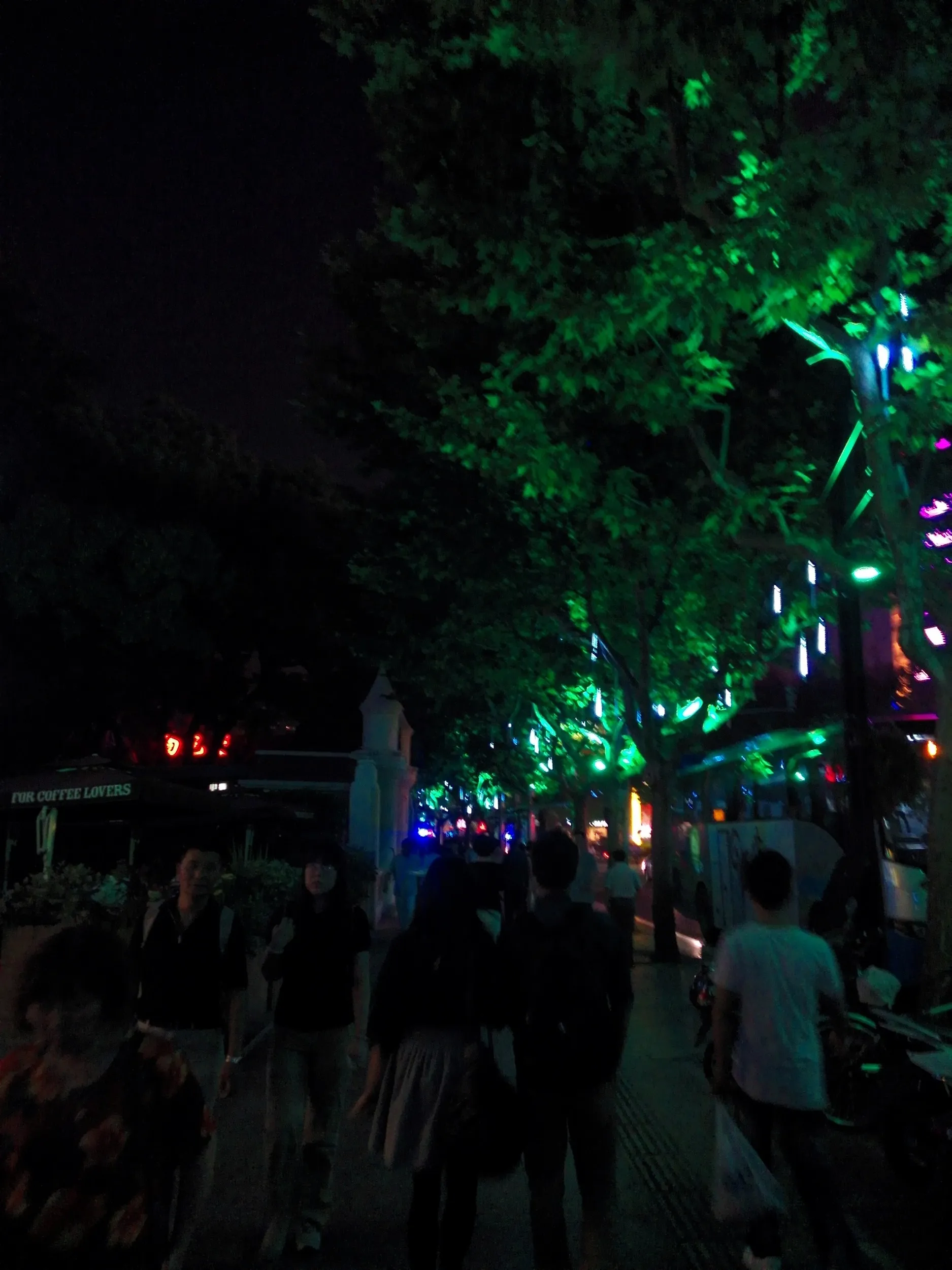 虹口足球場付近