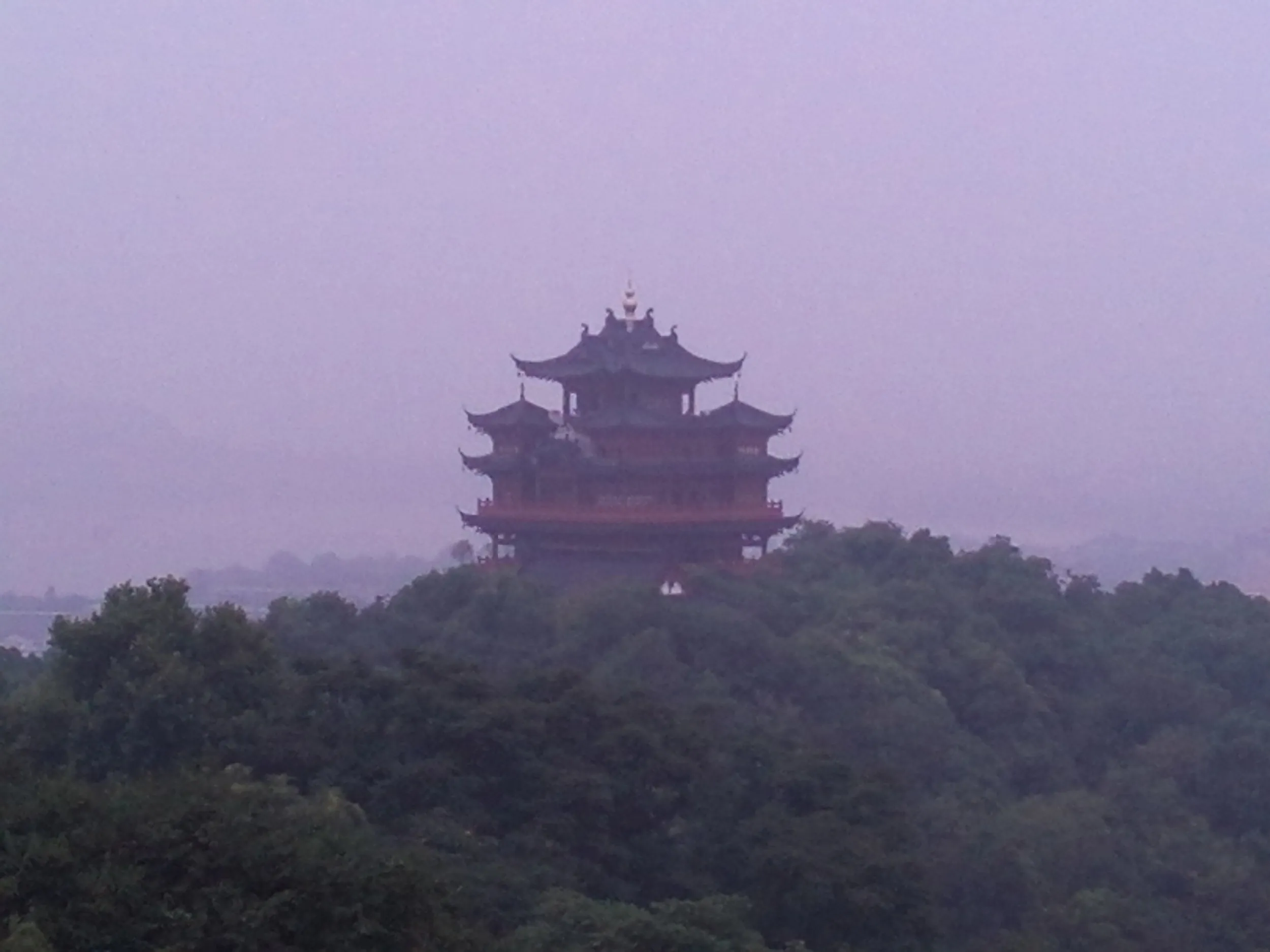 江湖匯観亭から城隍閣を眺める