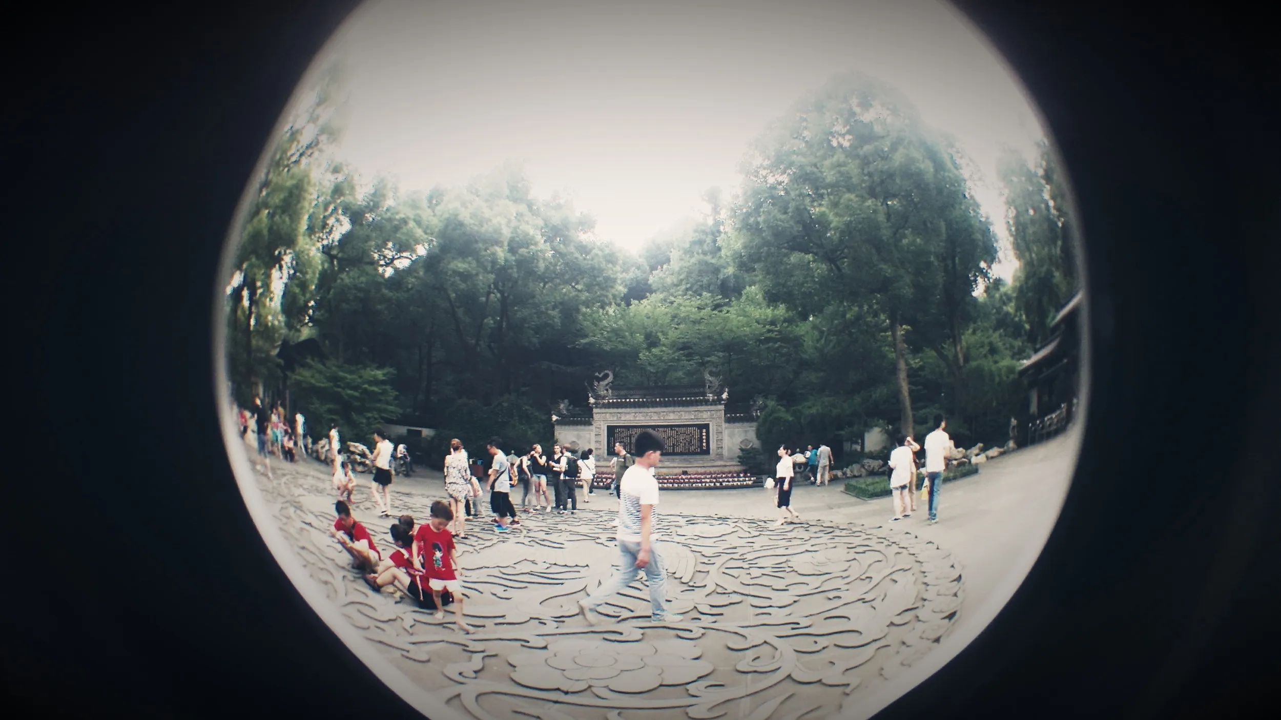 雷峰塔付近の風景