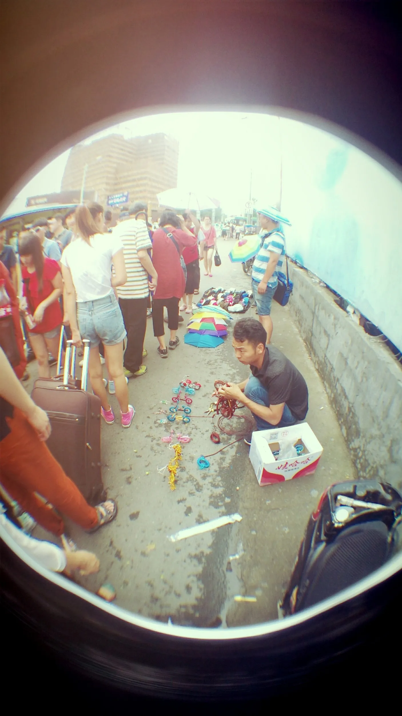 龍翔橋から西湖へ向かう