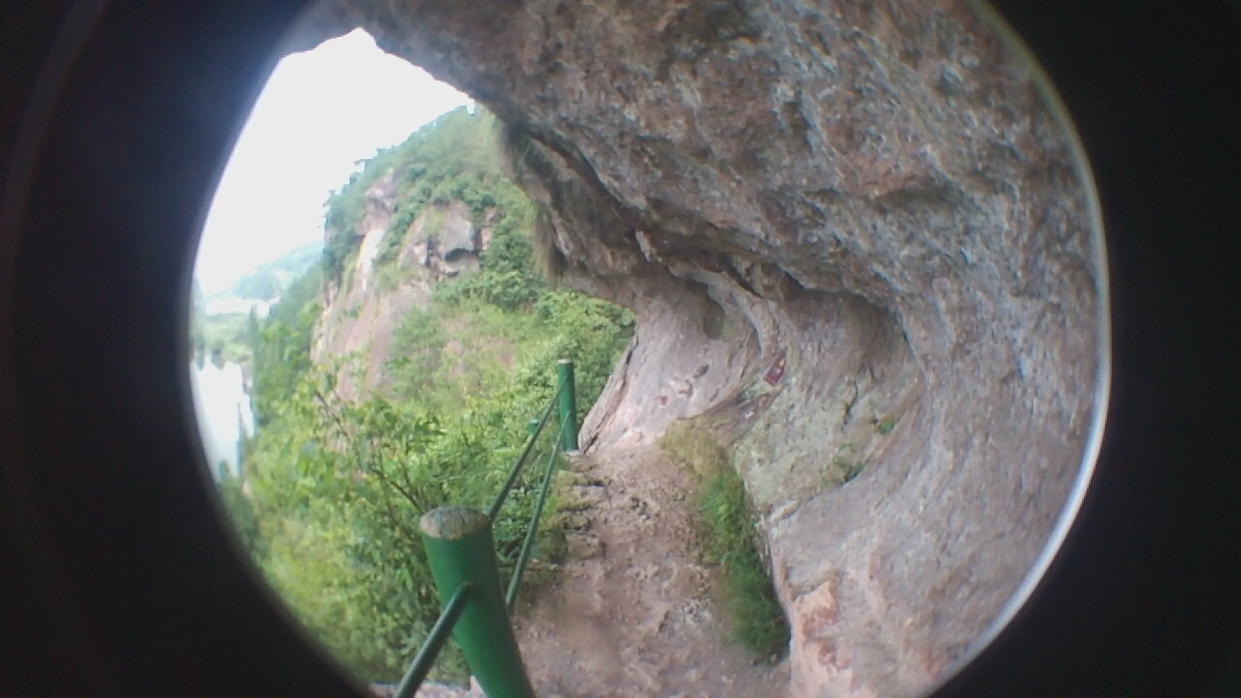 小赤壁、崖の上