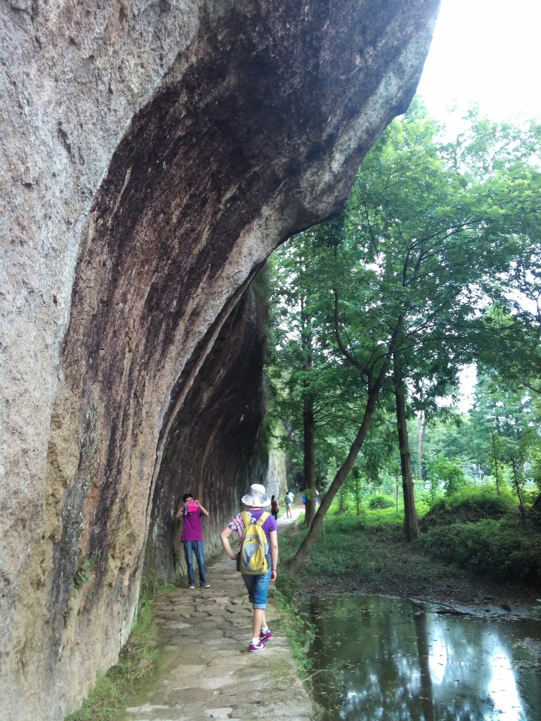 小赤壁の切り立った崖