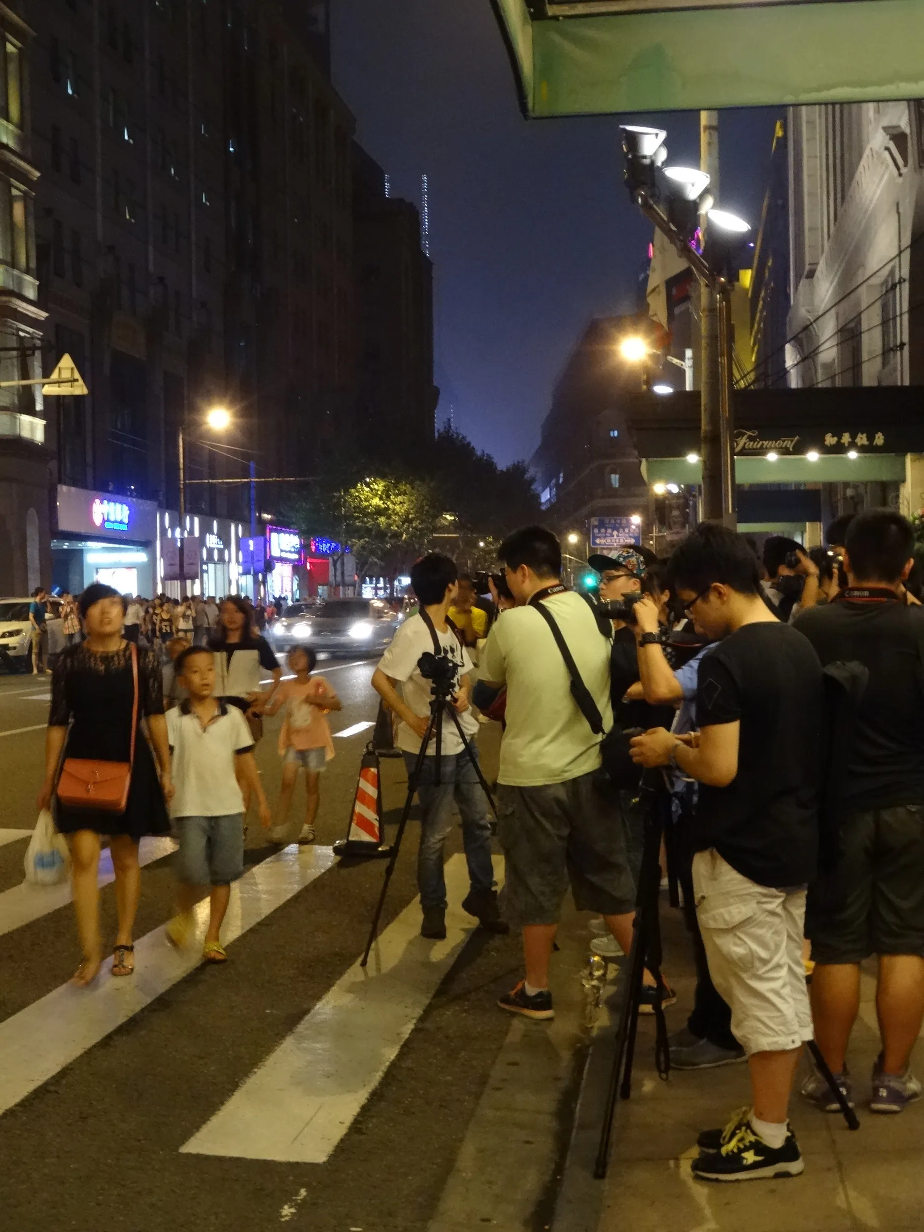 夜の外灘を散歩