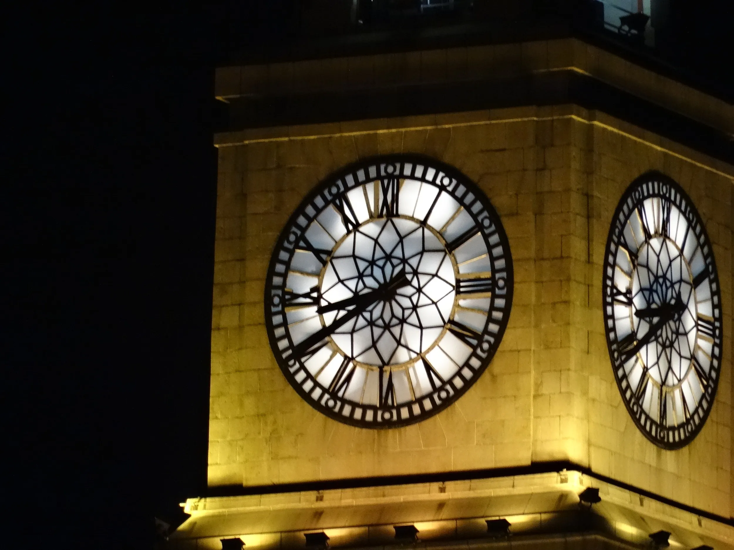 時計をズームでテスト撮影