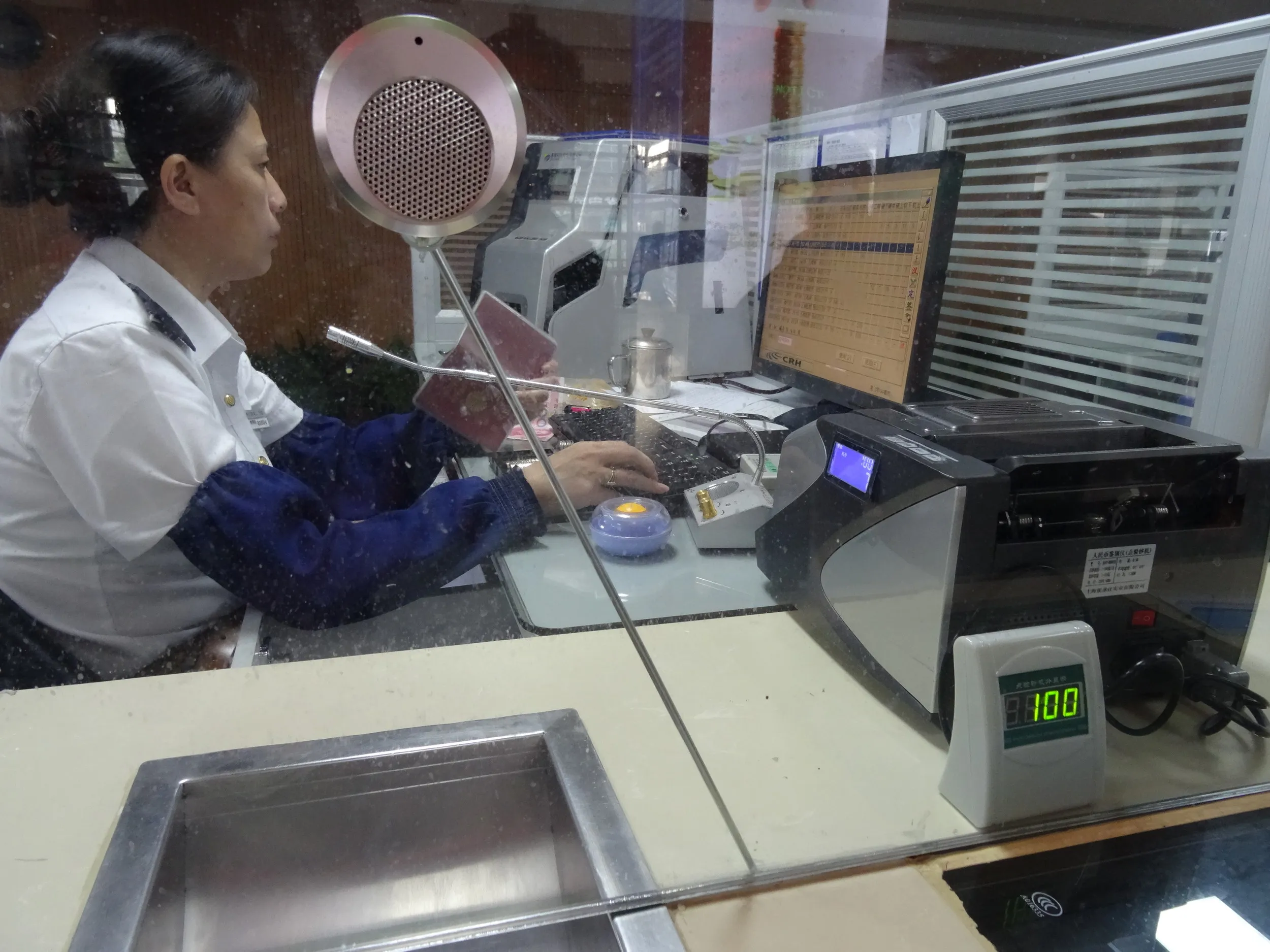 上海駅で海寧西行の切符購入