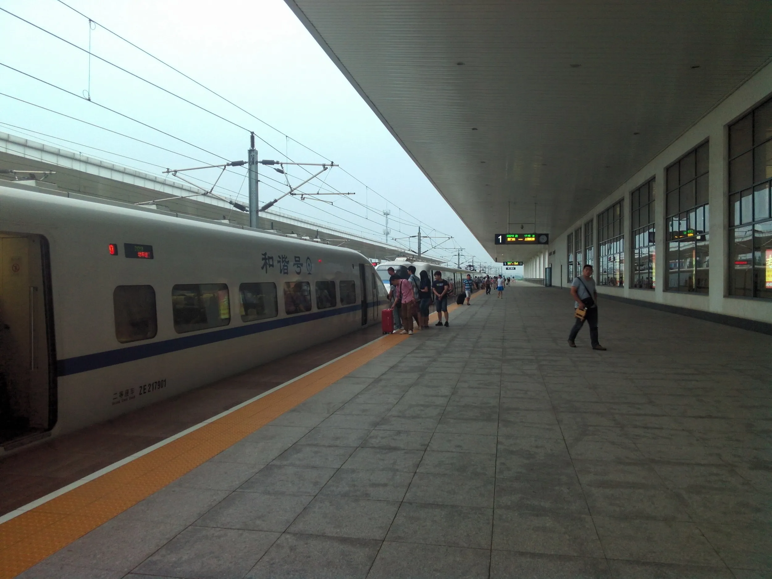 海寧西から上海駅へ高速鉄道に乗り鉄して戻る