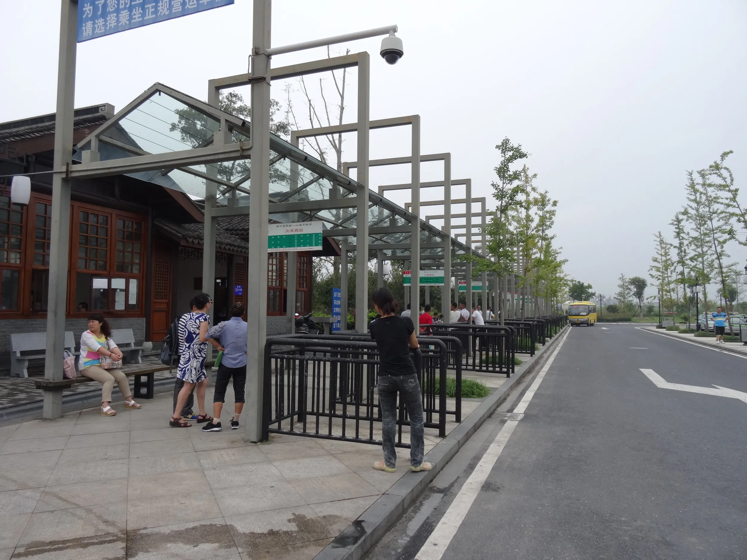 海寧西駅付近のバス停