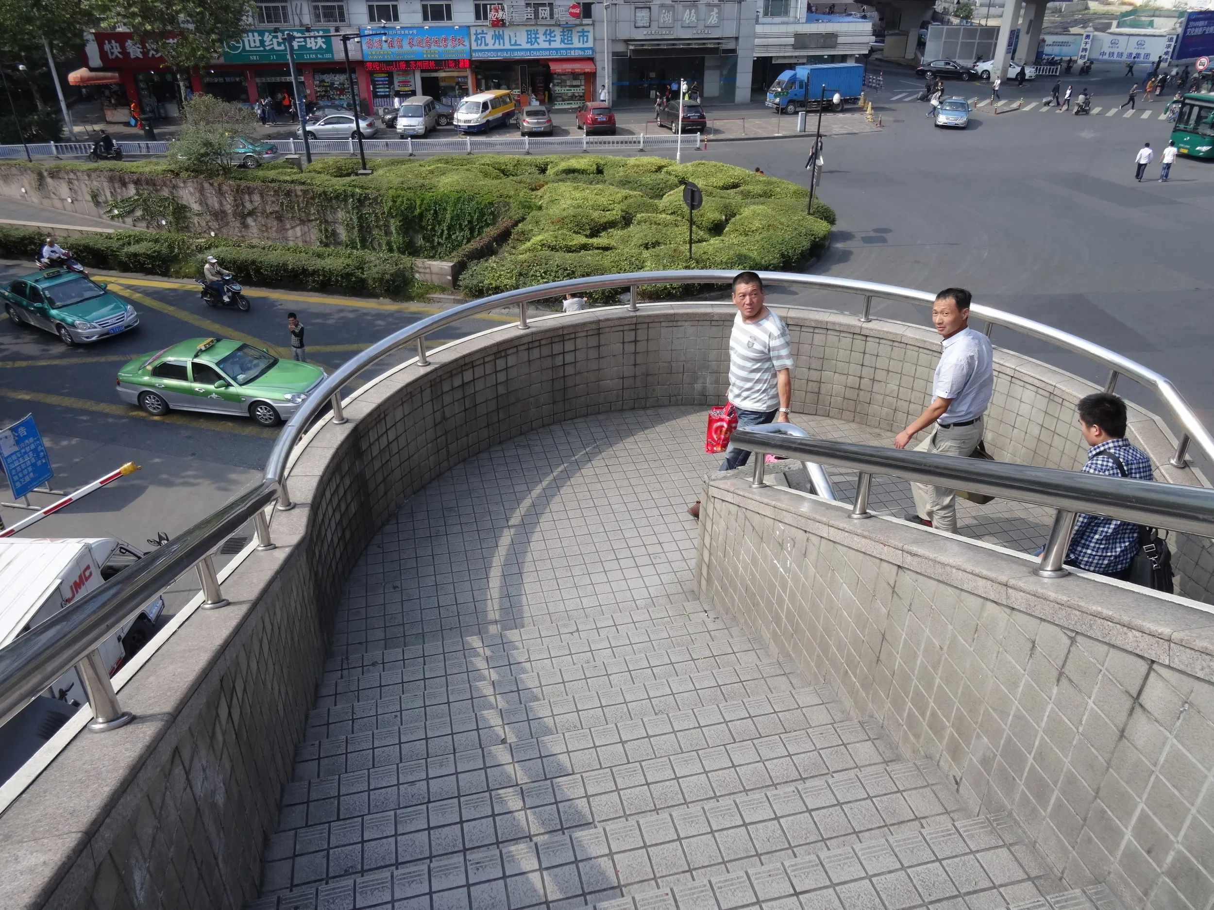 杭州駅から河坊街まで散歩