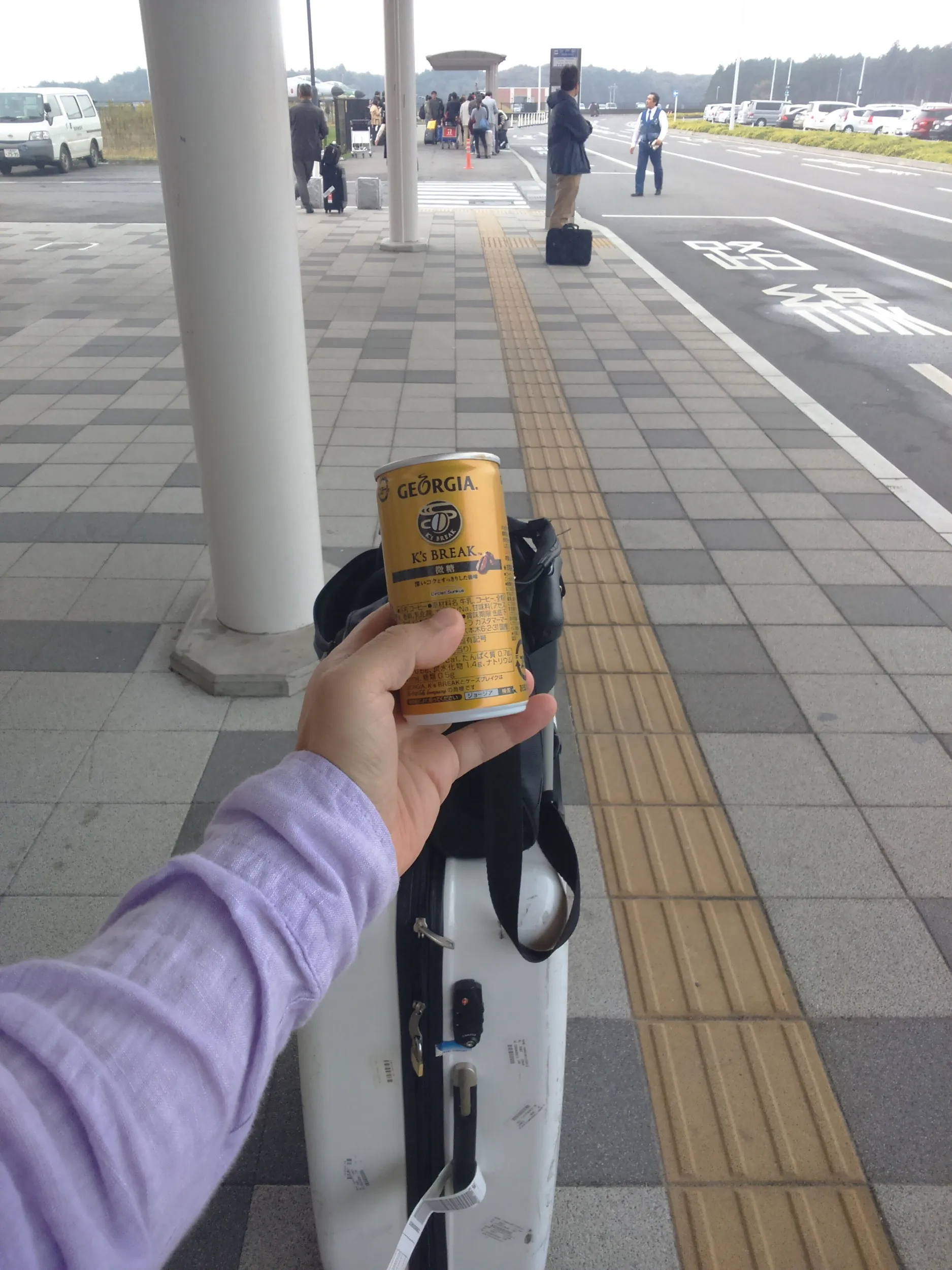 茨木空港での缶コーヒータイム