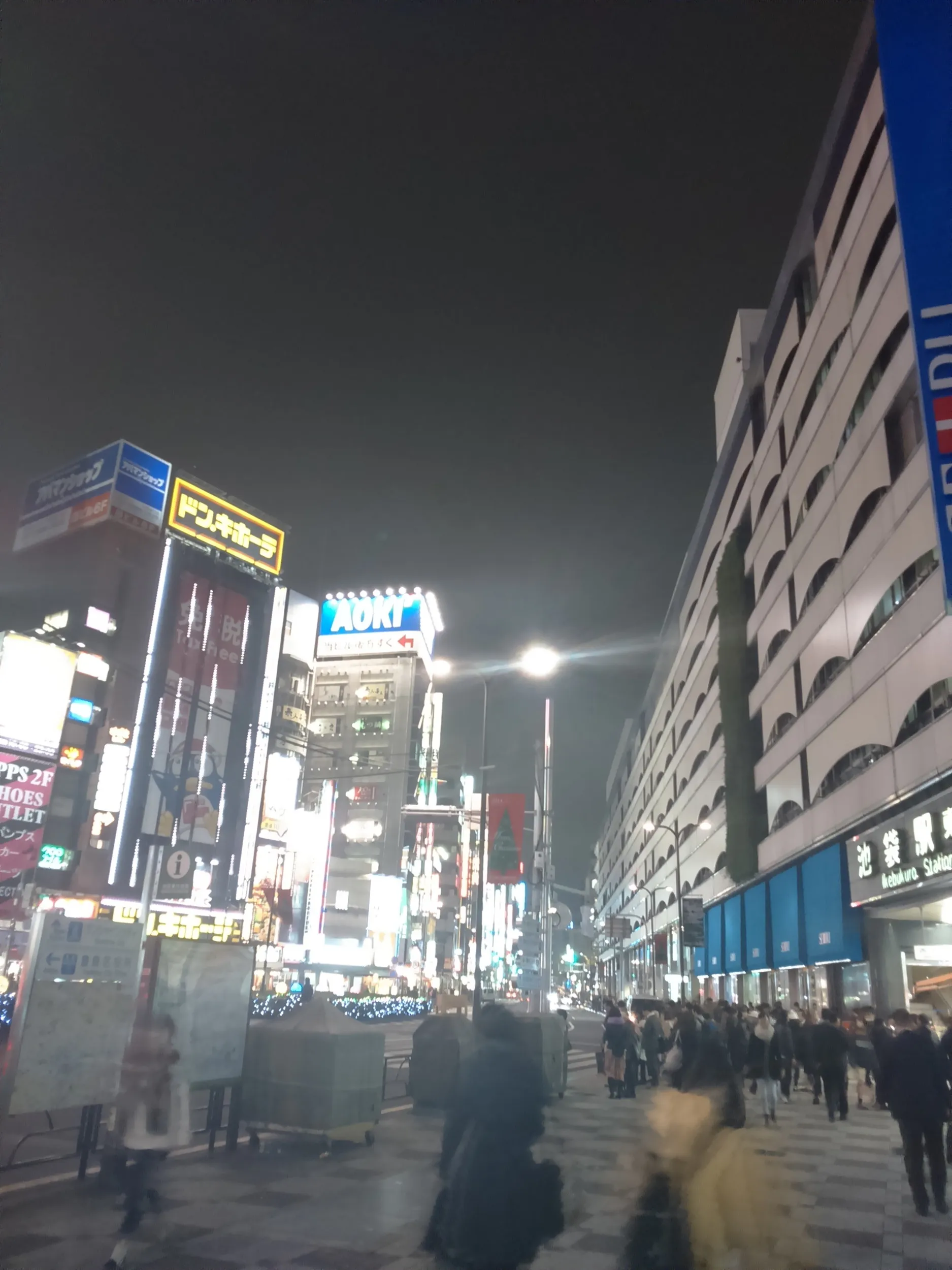 夜の池袋