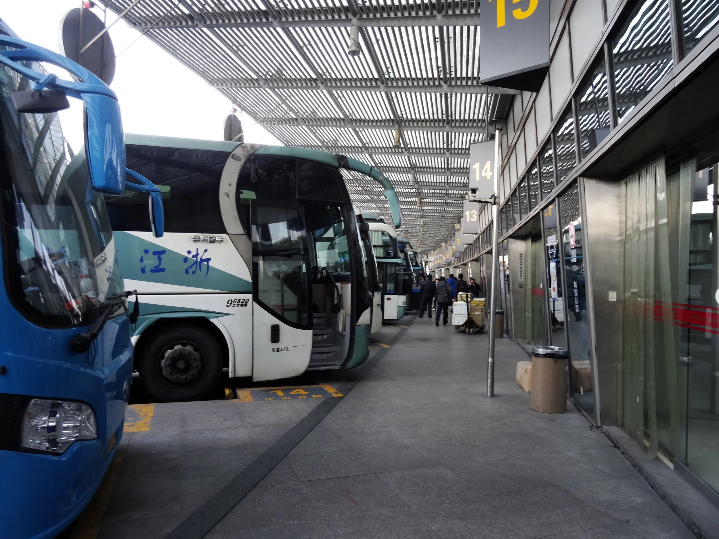 高速バス乗り場