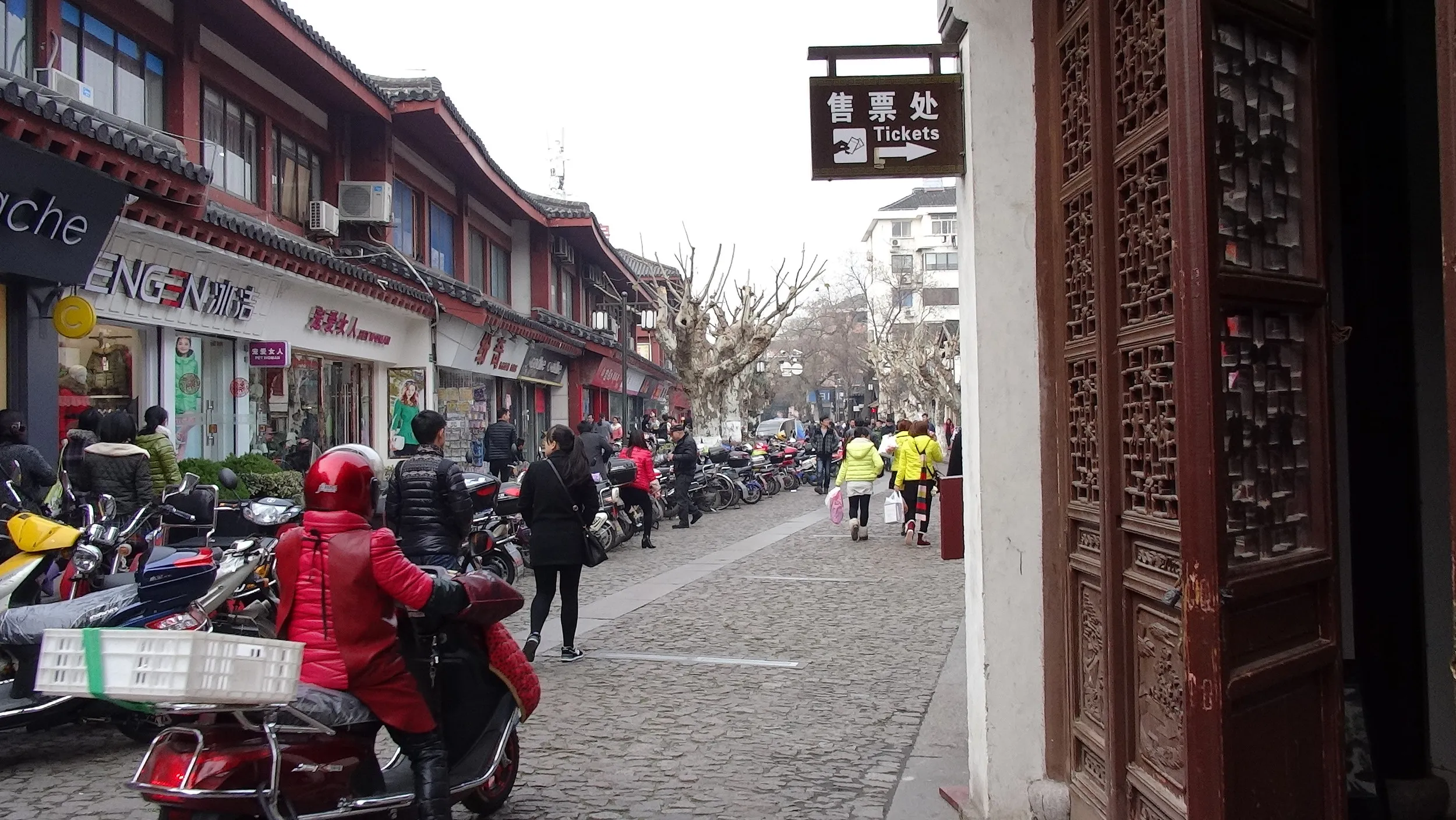 南翔老街、歩行者天国を観光