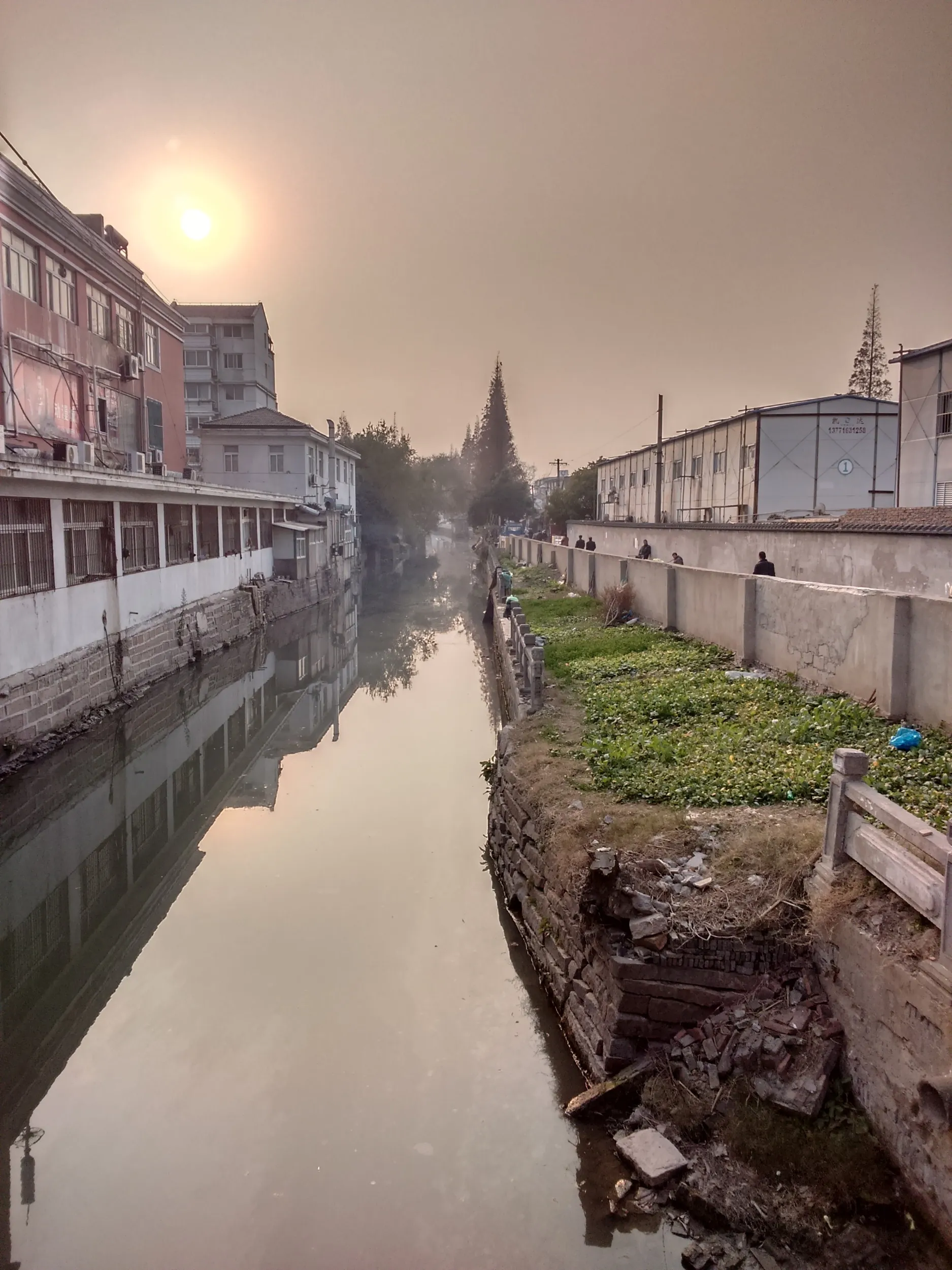 アンダーグラウンドな一角