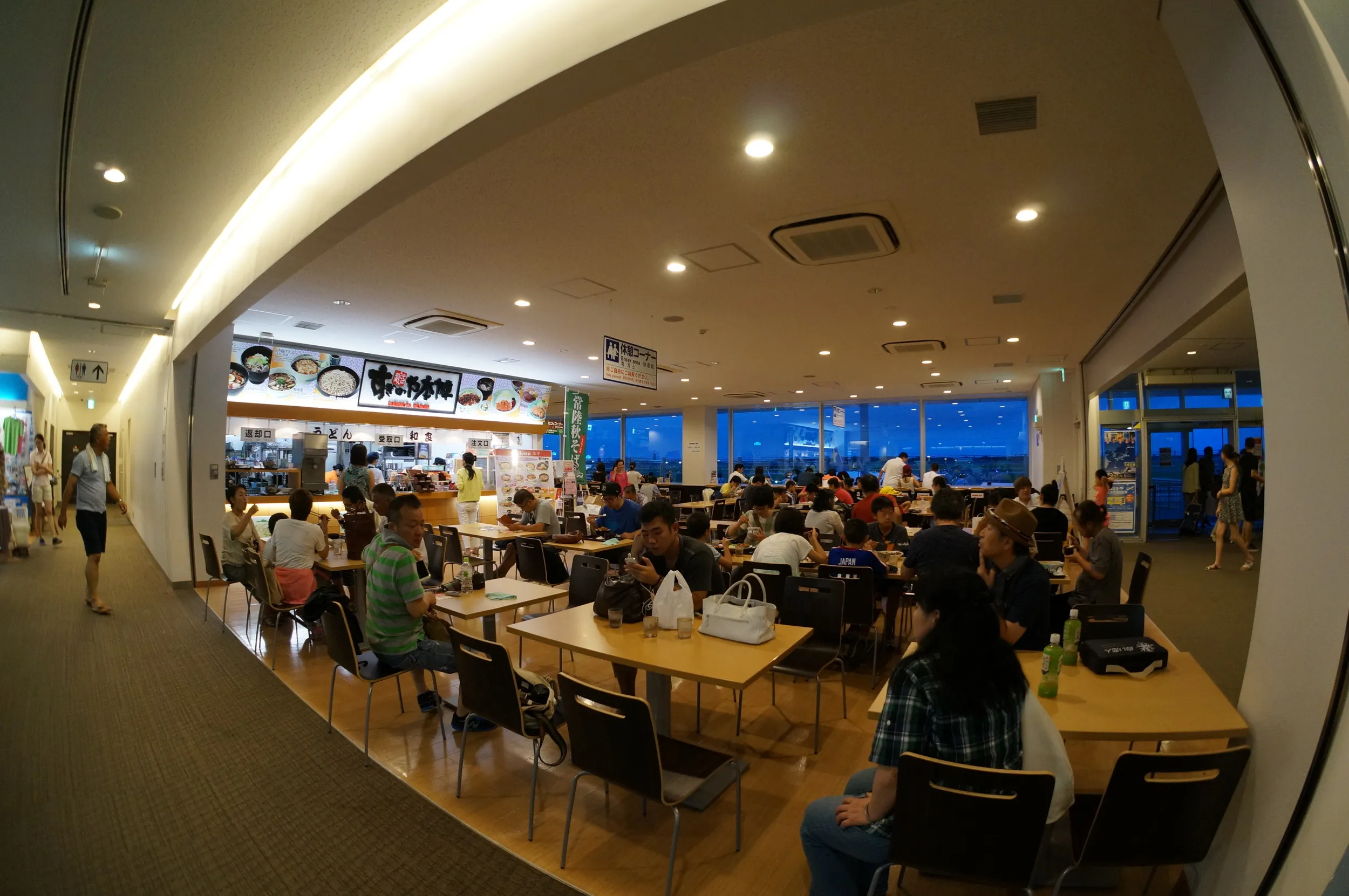 茨城空港の食堂