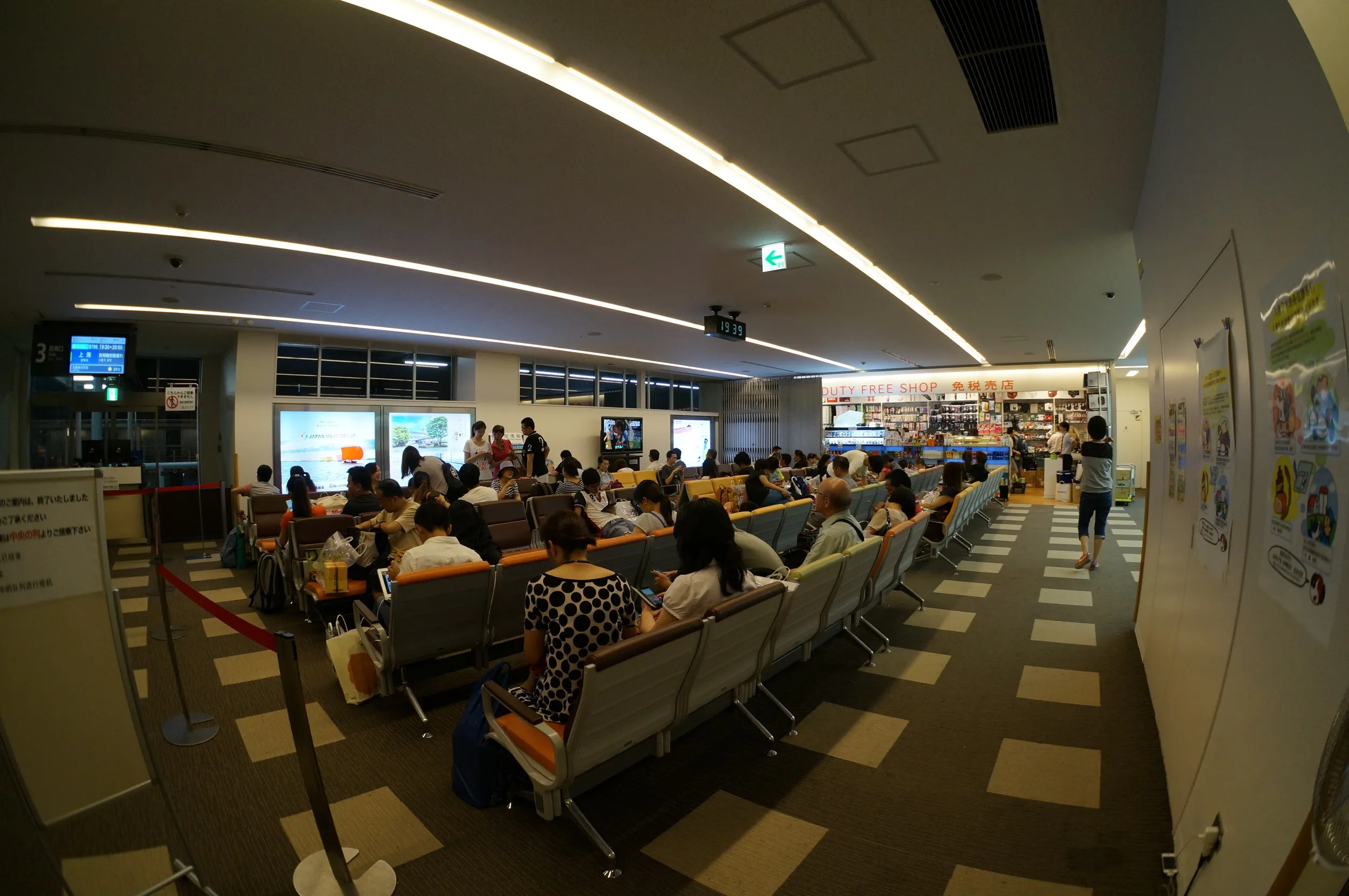 春秋航空の待合室