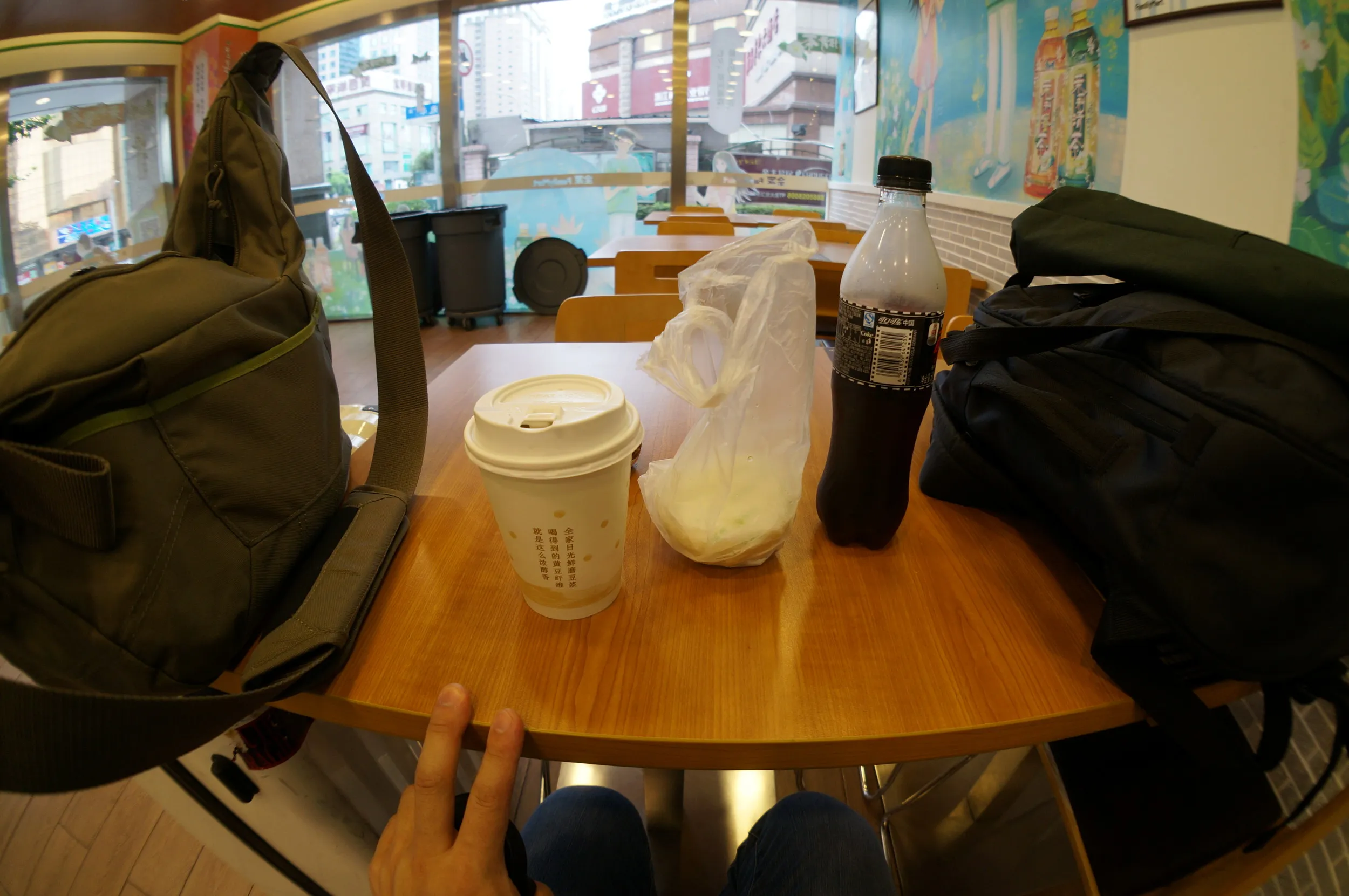 上海駅付近のファミマ