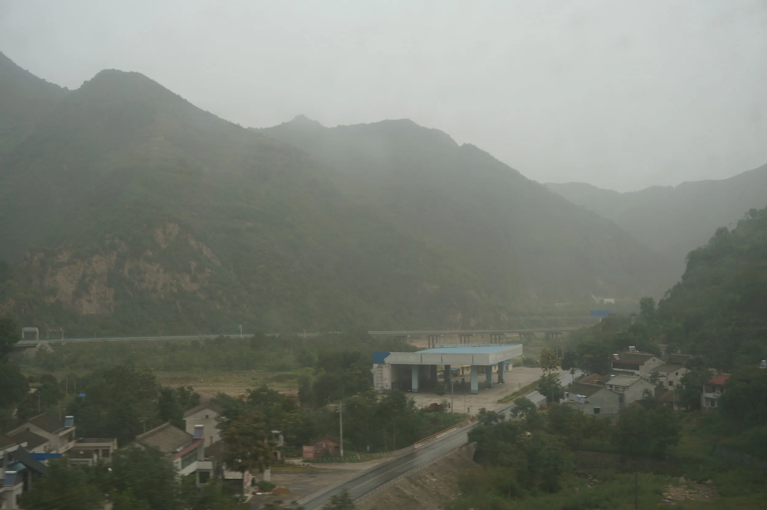 甘粛省の車窓風景