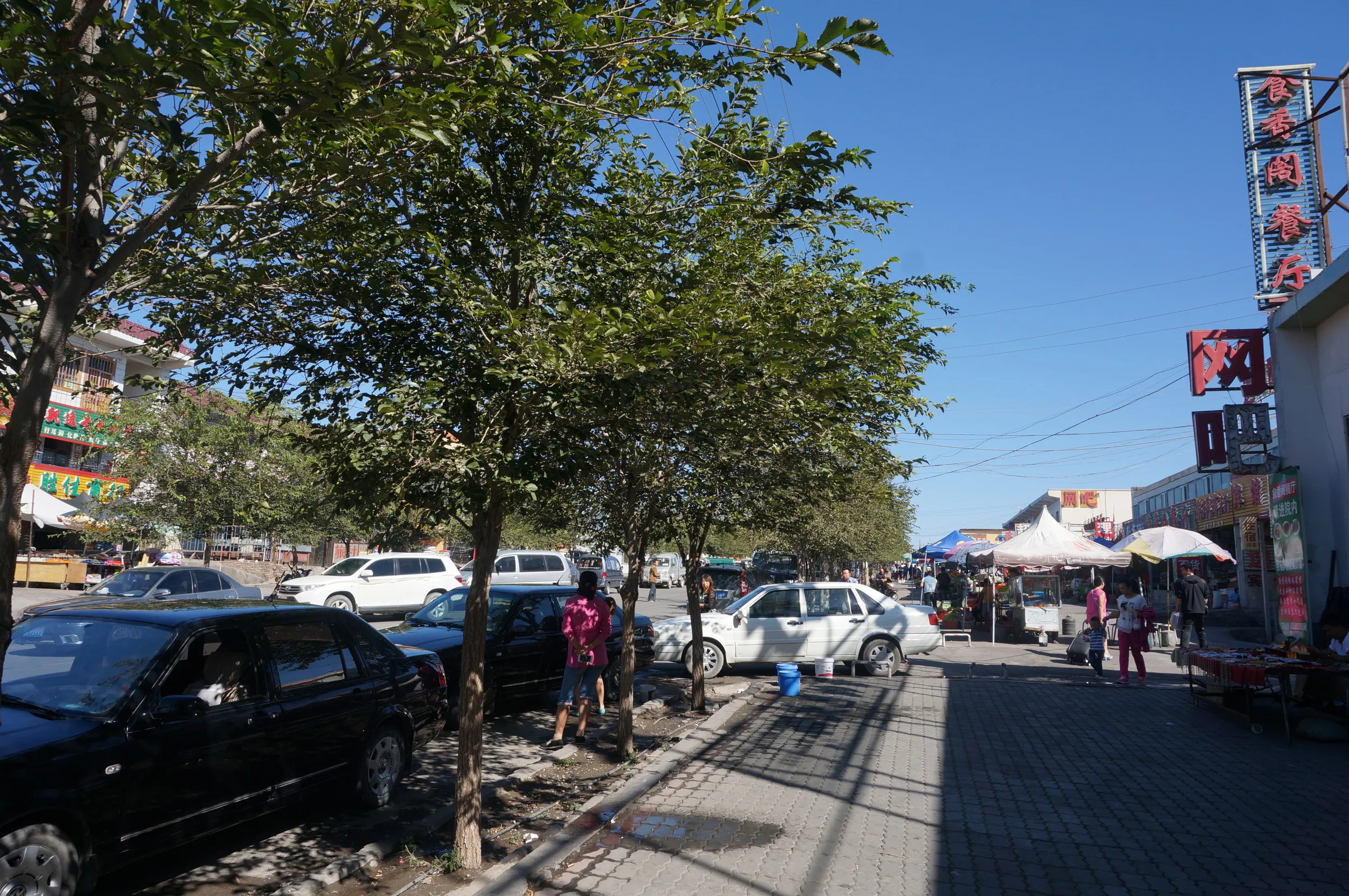 大河沿鎮の市場周辺