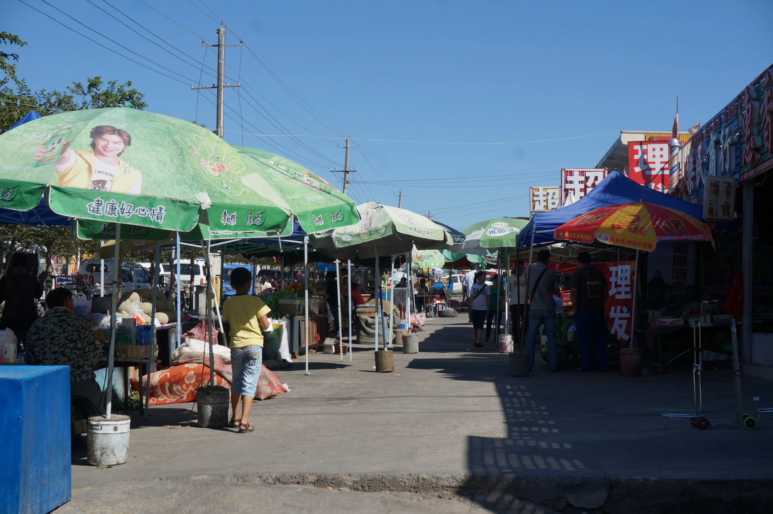 大河沿鎮の市場周辺
