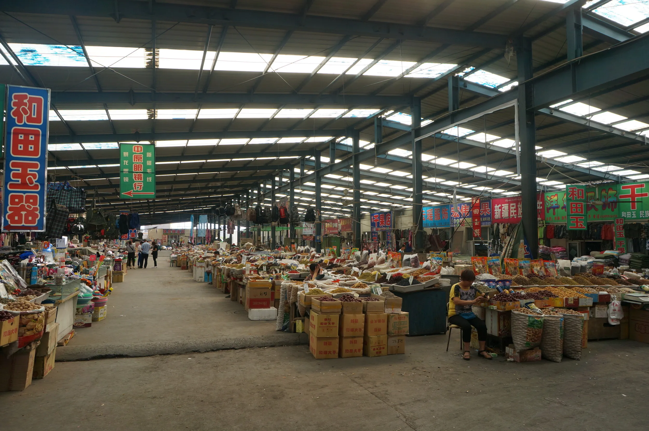 大河沿鎮の市場周辺