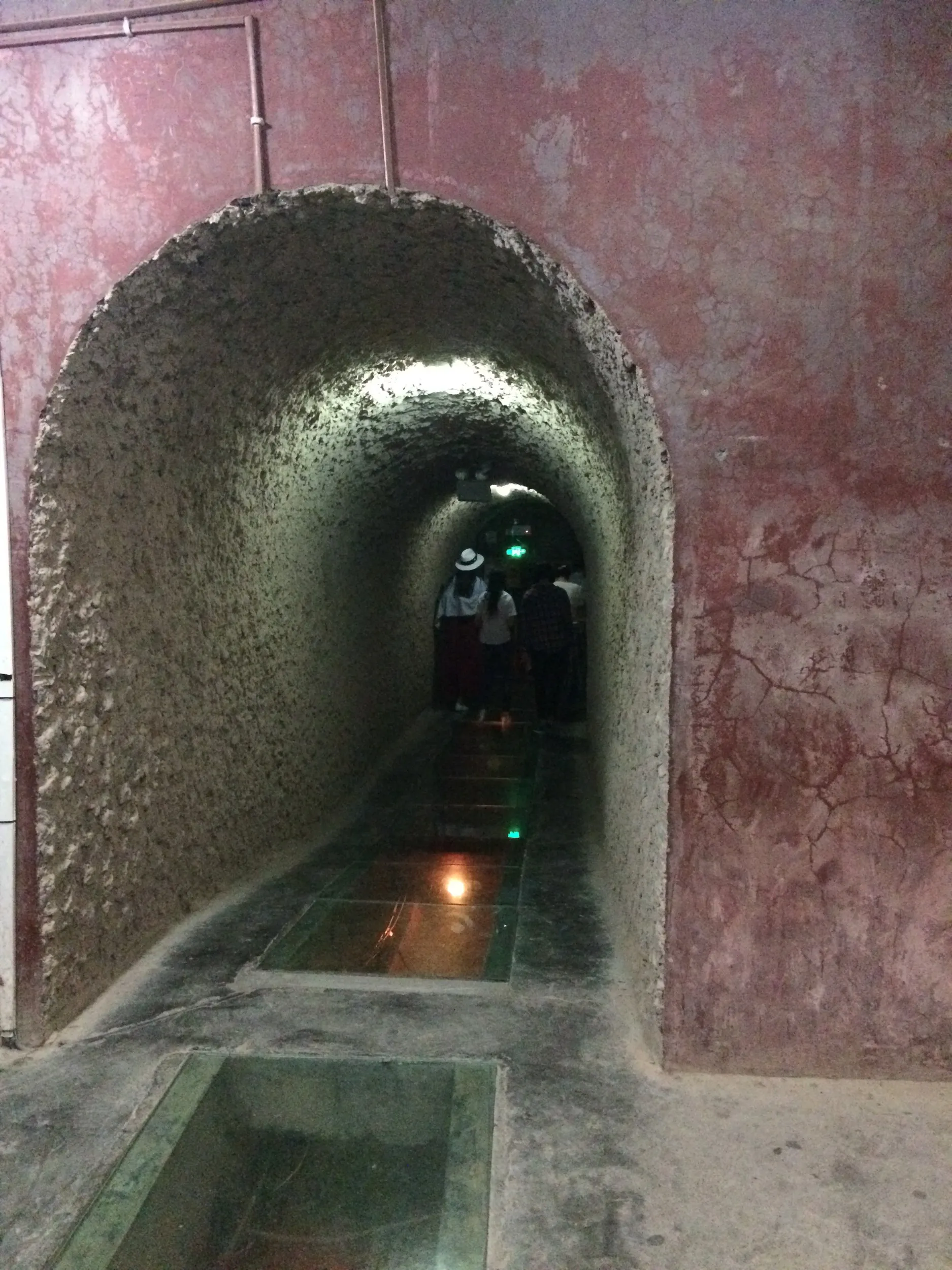 カレーズの地下水路