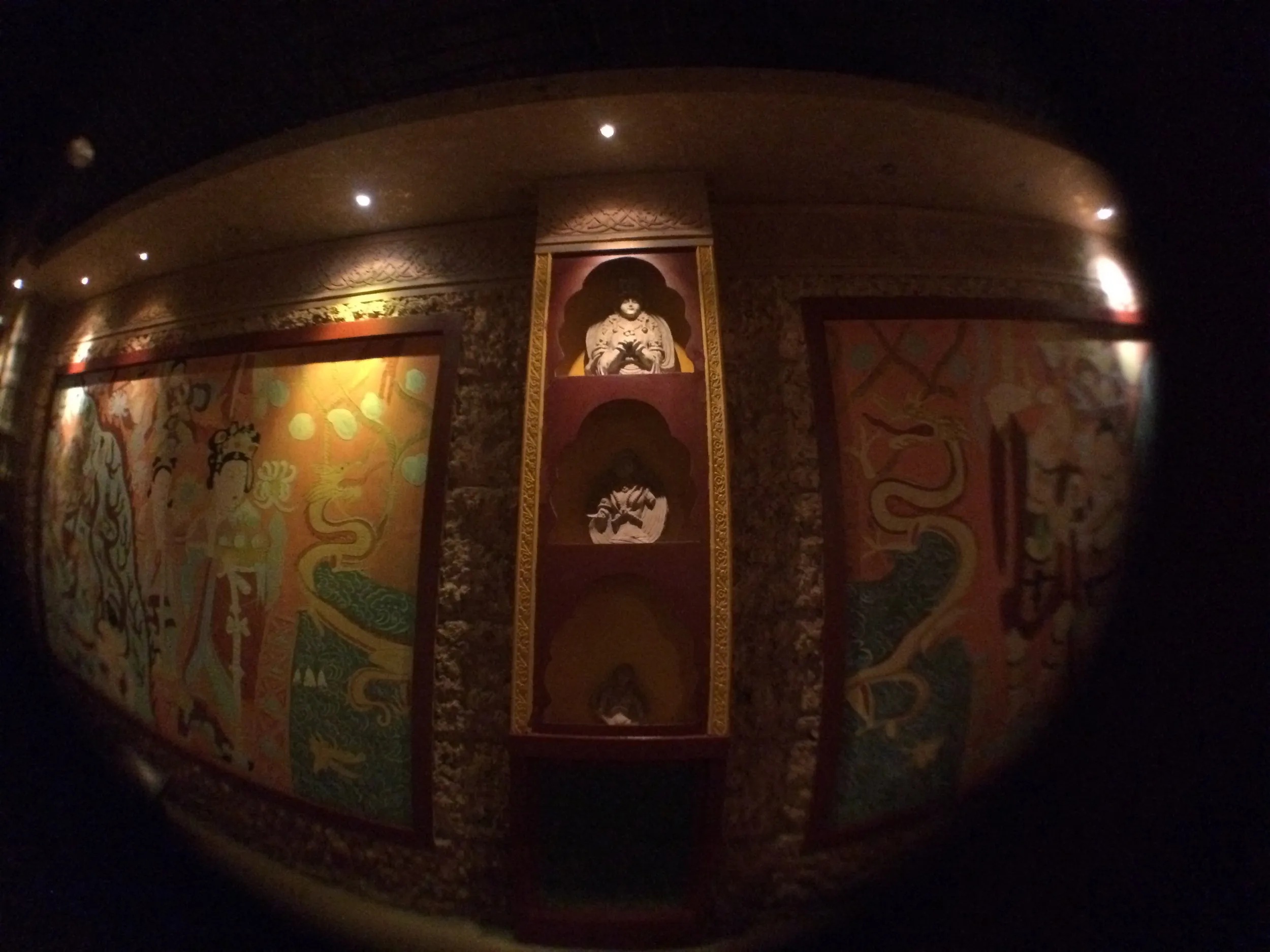 火焔山景観区を観光