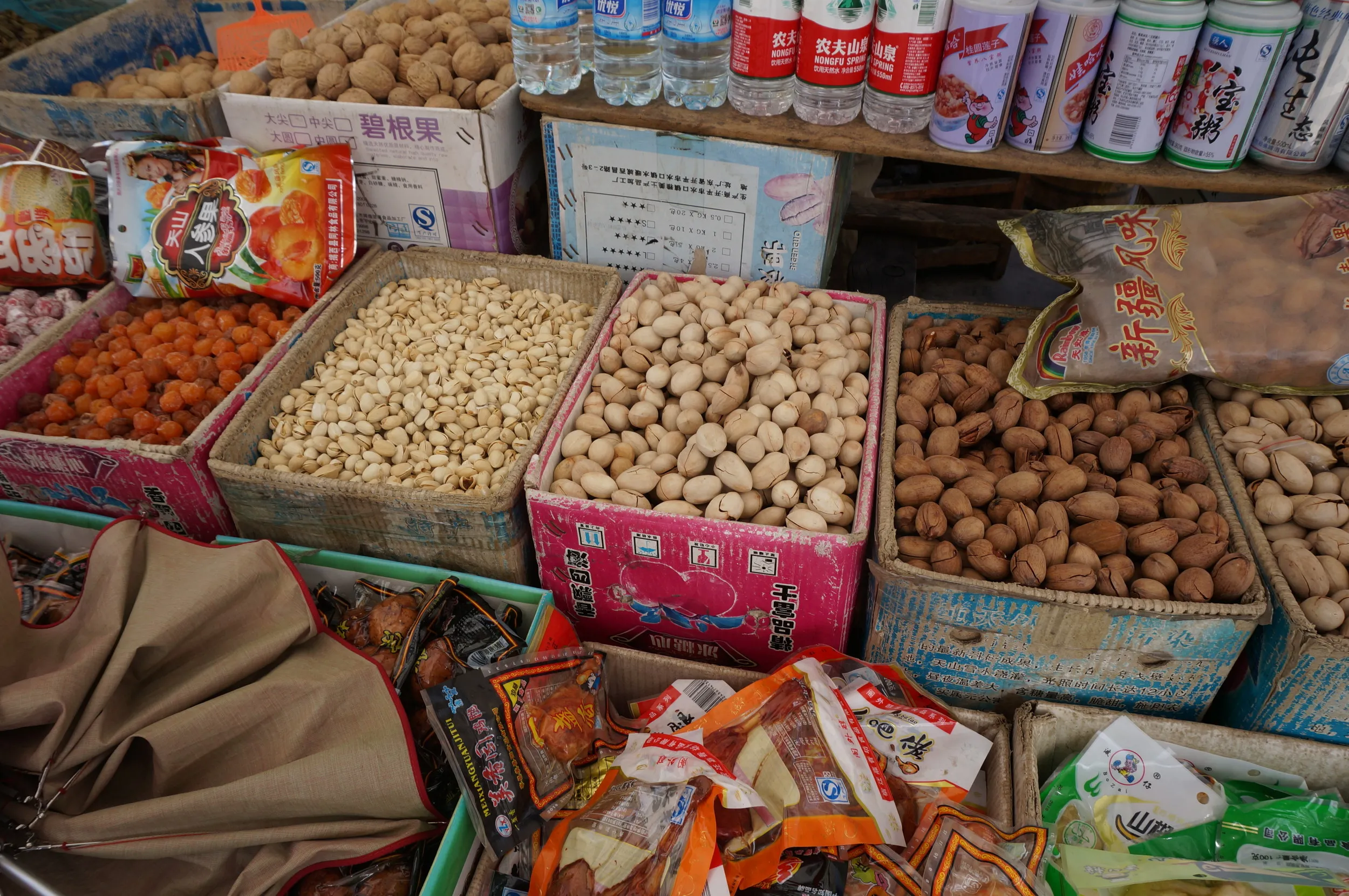 トルファン駅前の屋台