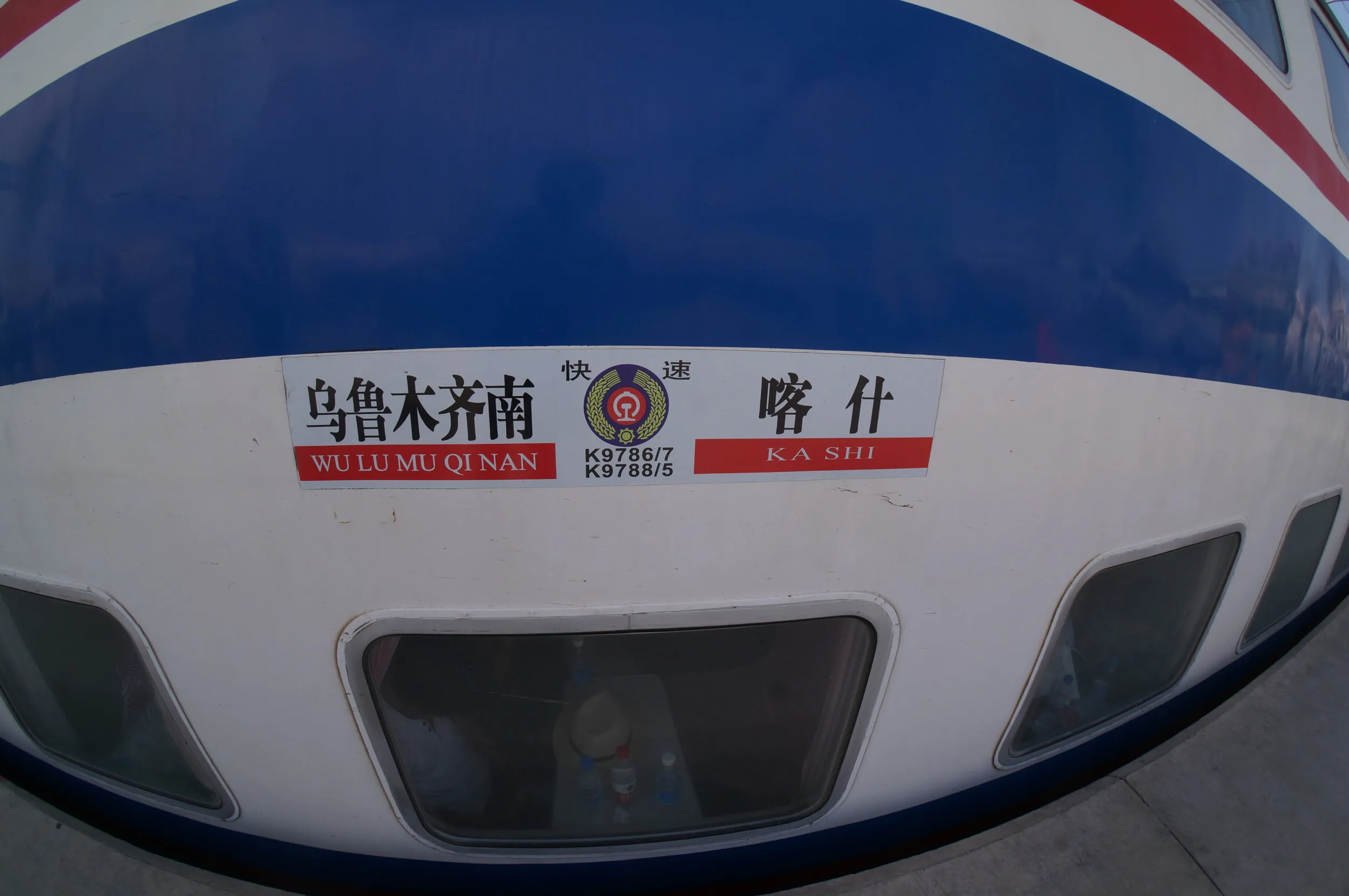 停車中の二階建て車両