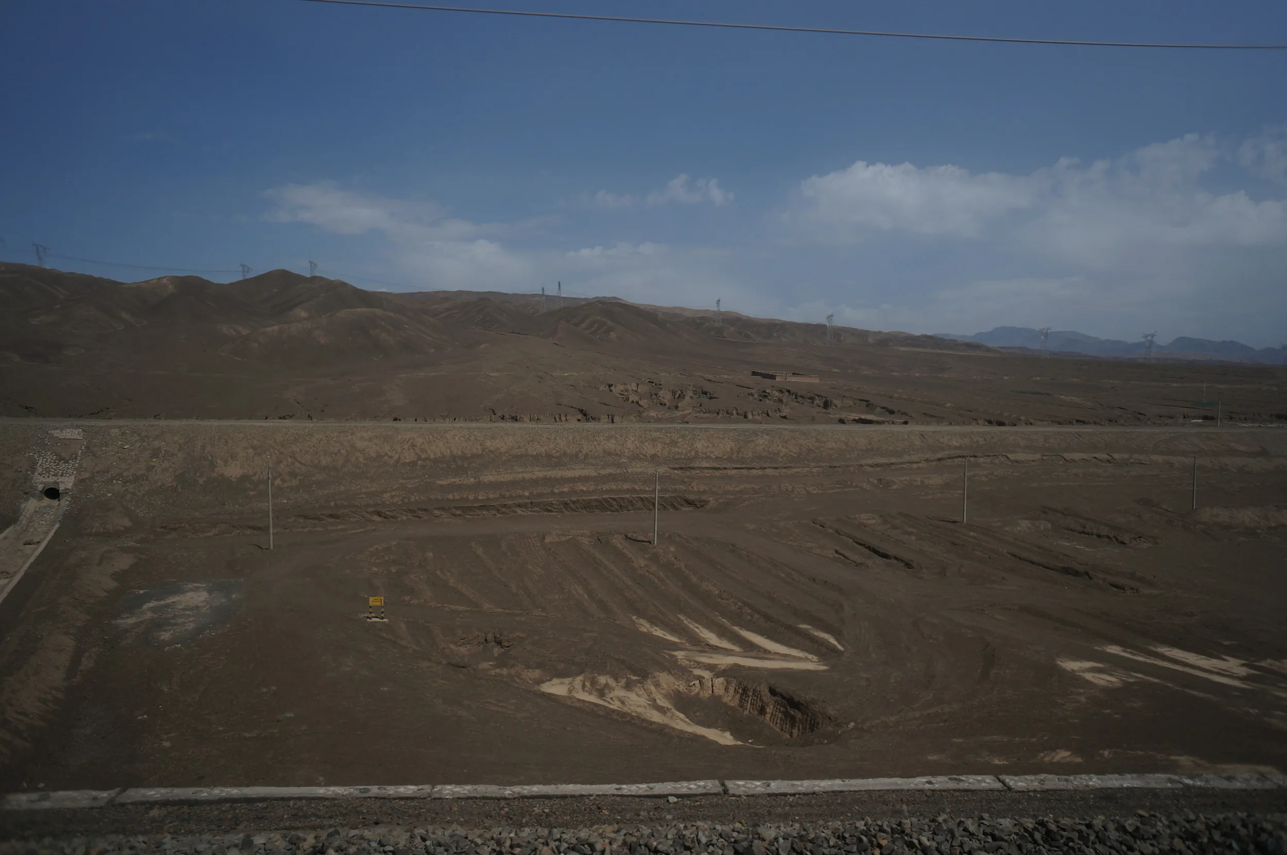 トルファン~ウルムチ間の車窓風景