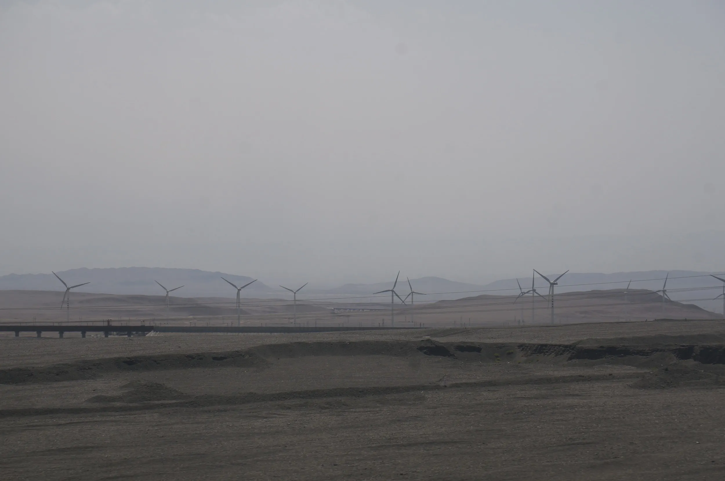 トルファン~ウルムチ間の車窓風景
