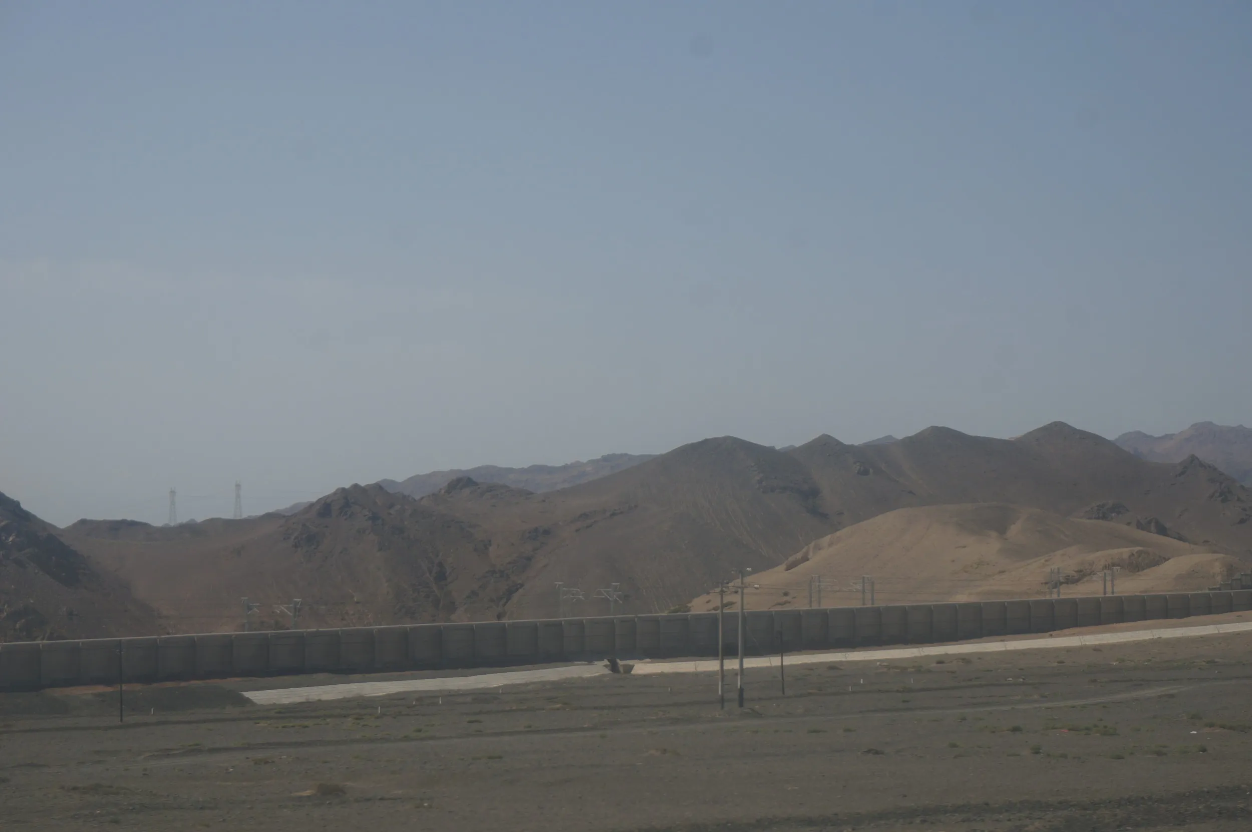 トルファン~ウルムチ間の車窓風景