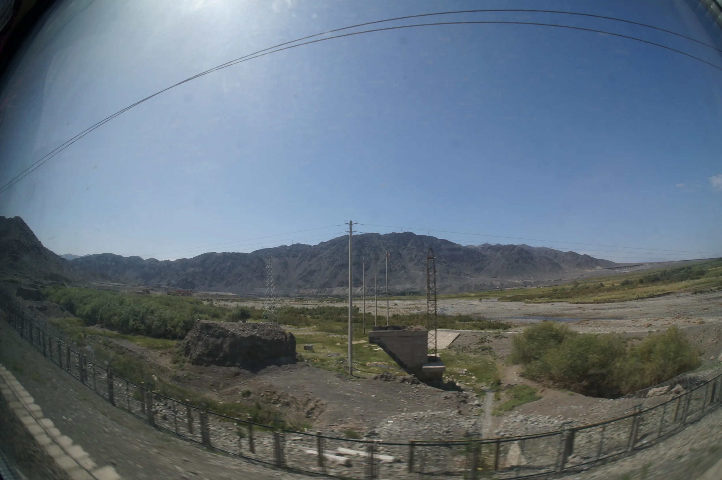 トルファン~ウルムチ間の車窓風景