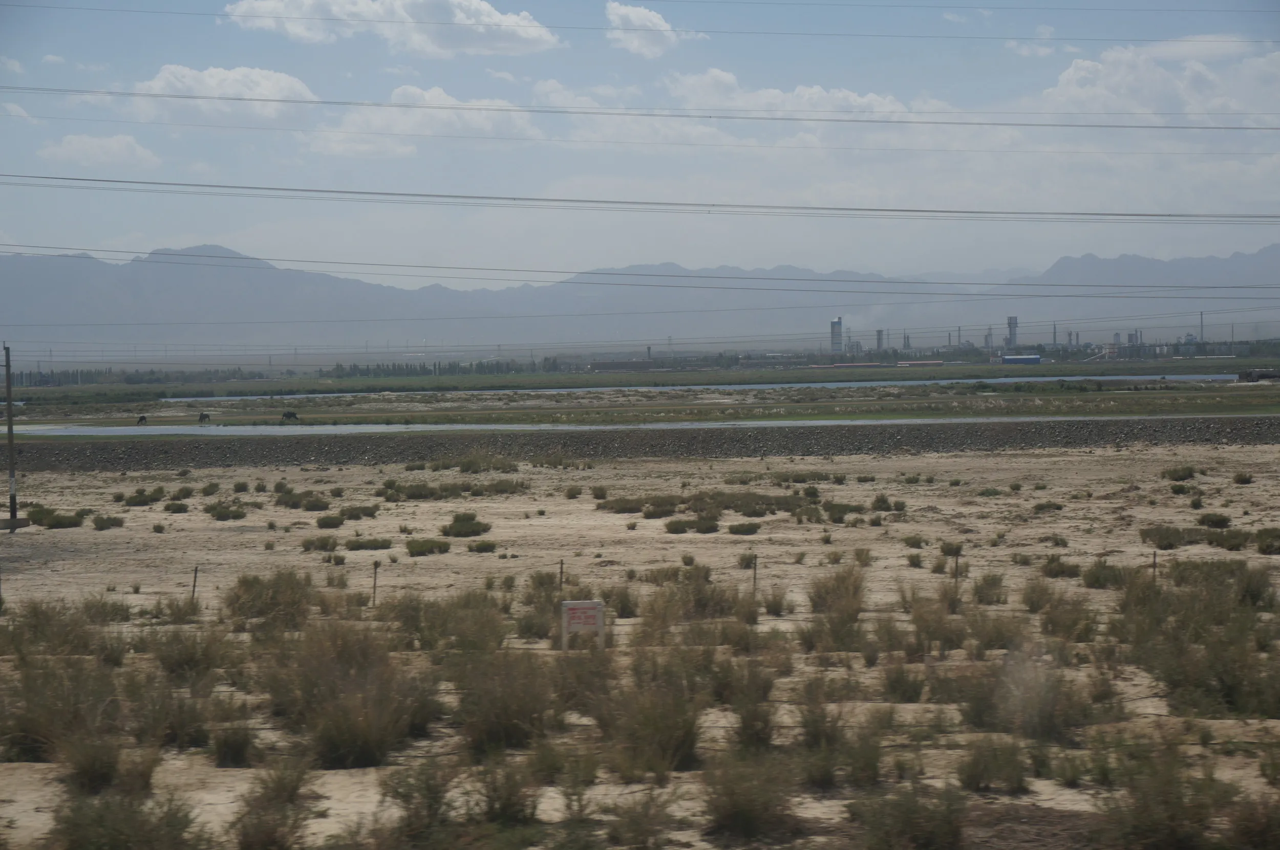 トルファン~ウルムチ間の車窓風景