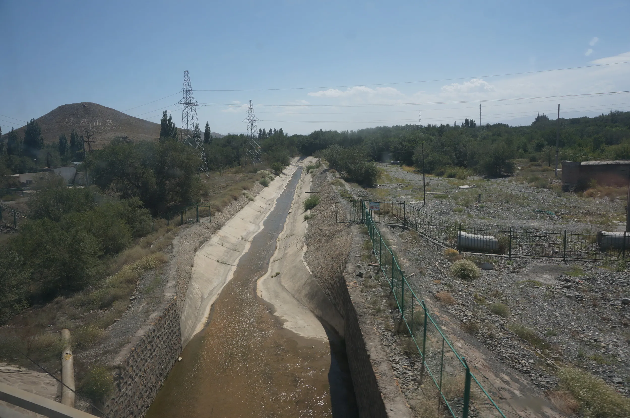 トルファン~ウルムチ間の車窓風景