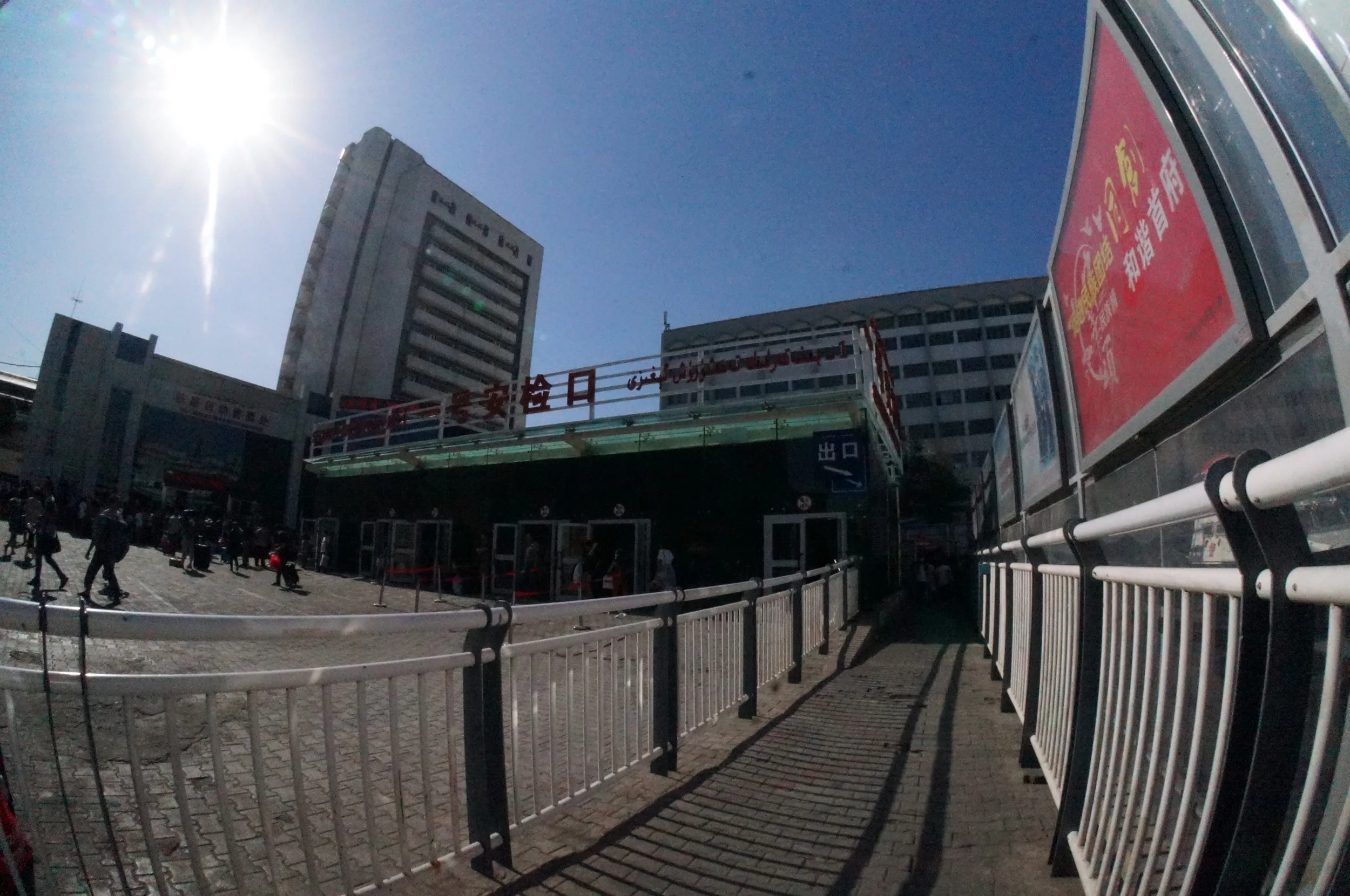 ウルムチ南駅周辺の風景