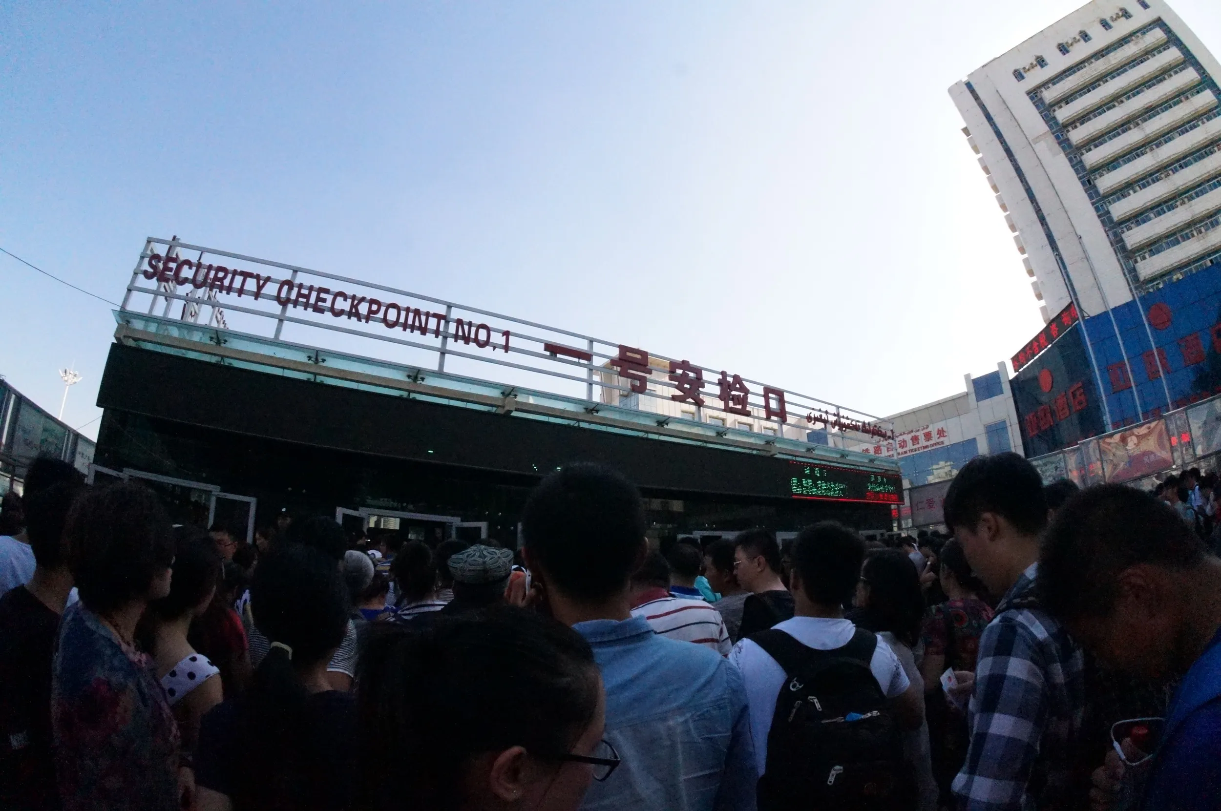 ウルムチ南駅周辺の風景