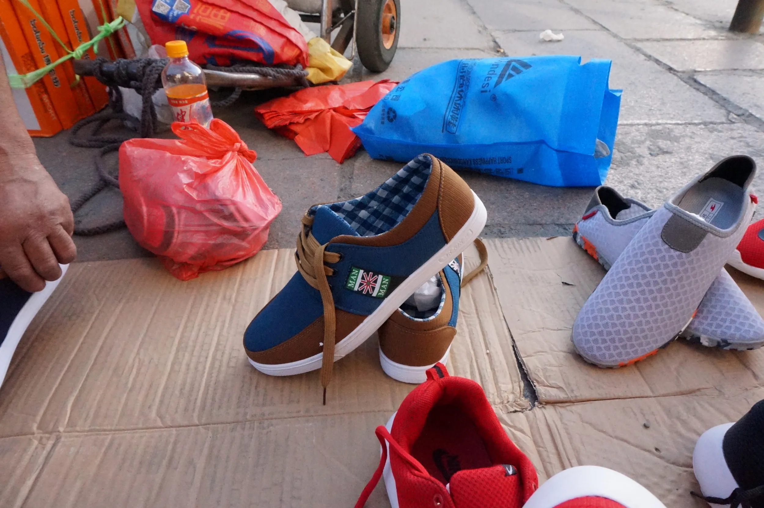 靴を25元で購入!