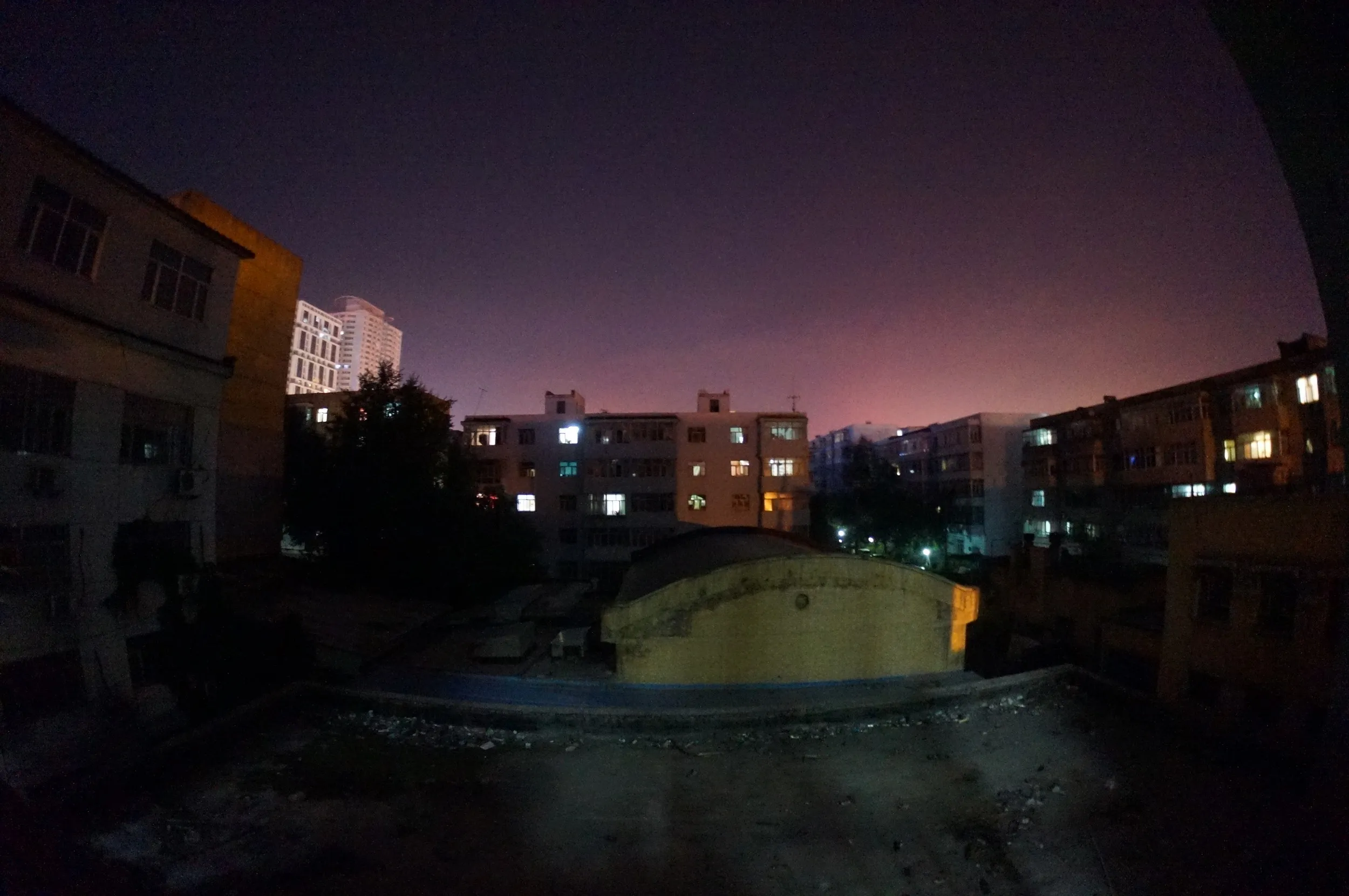 雷鳥国際青年旅舎から眺めたウルムチの夜景