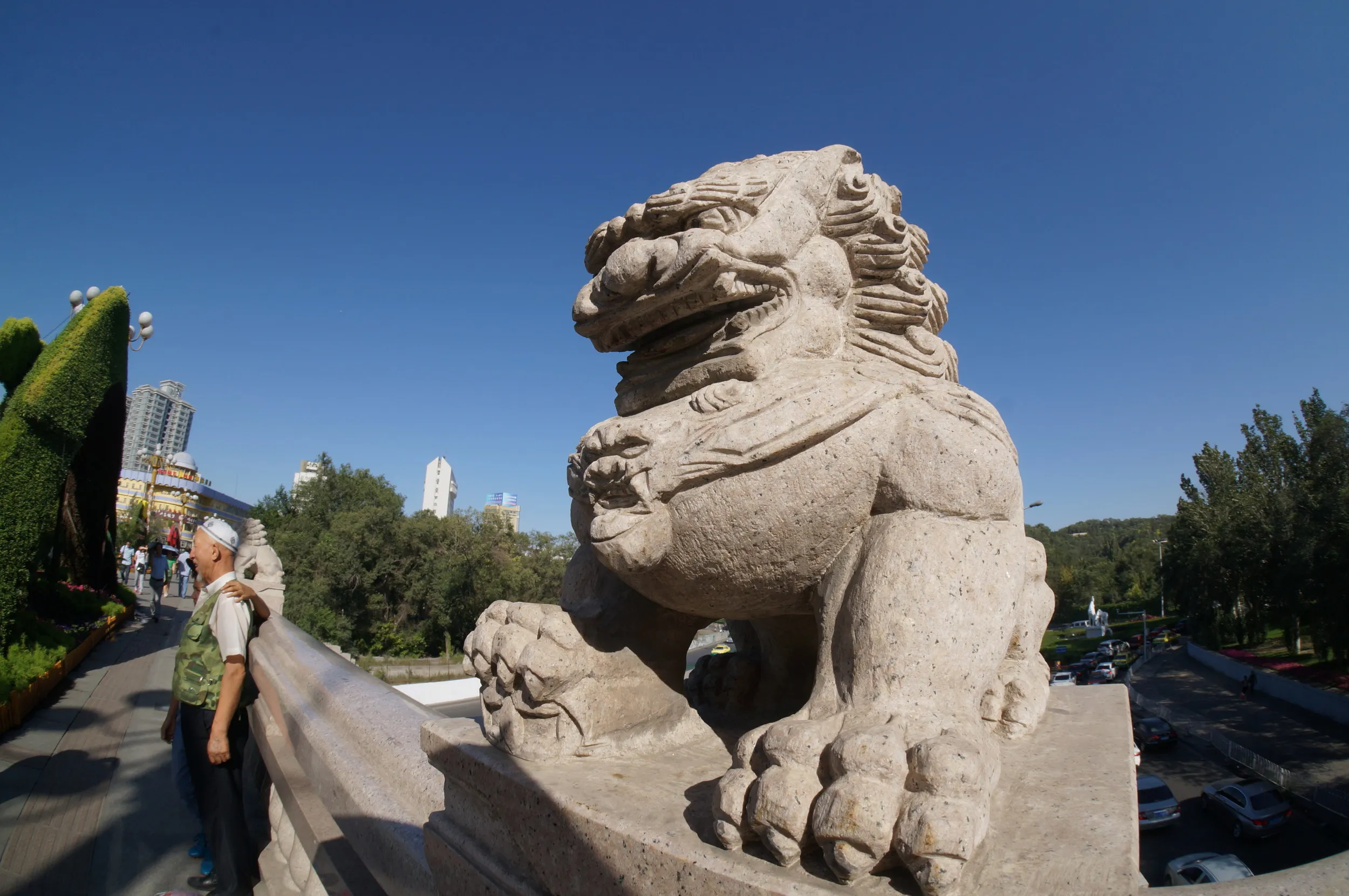 友好南路の橋の狛犬？